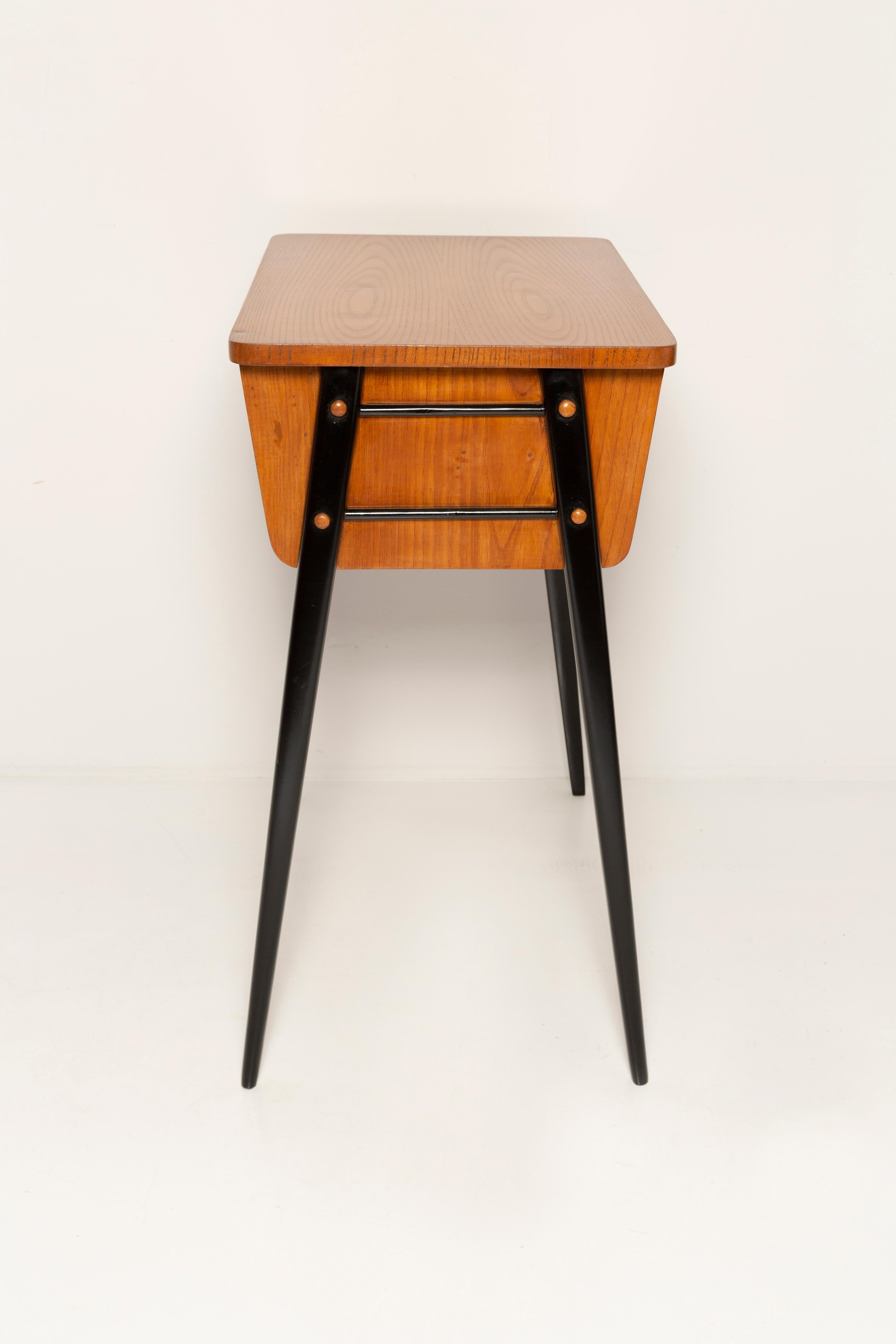 Table de bureau moderne du milieu du siècle dernier, vintage, Art déco, Europe, Pologne, années 1960 en vente 5