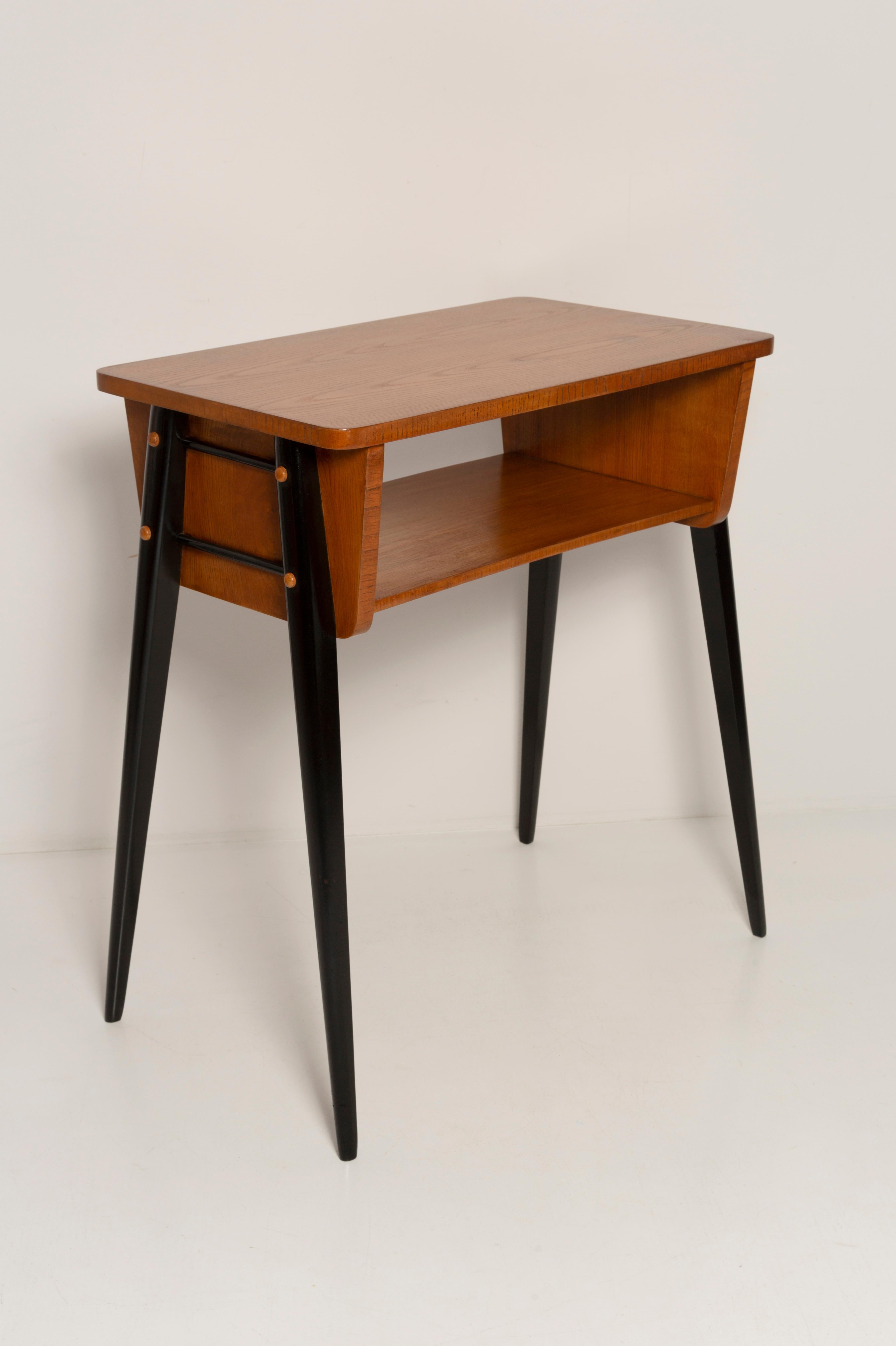 Beech Mid-Century Modern Desk Table, Vintage, Art Deco, Europe, Poland, 1960s For Sale