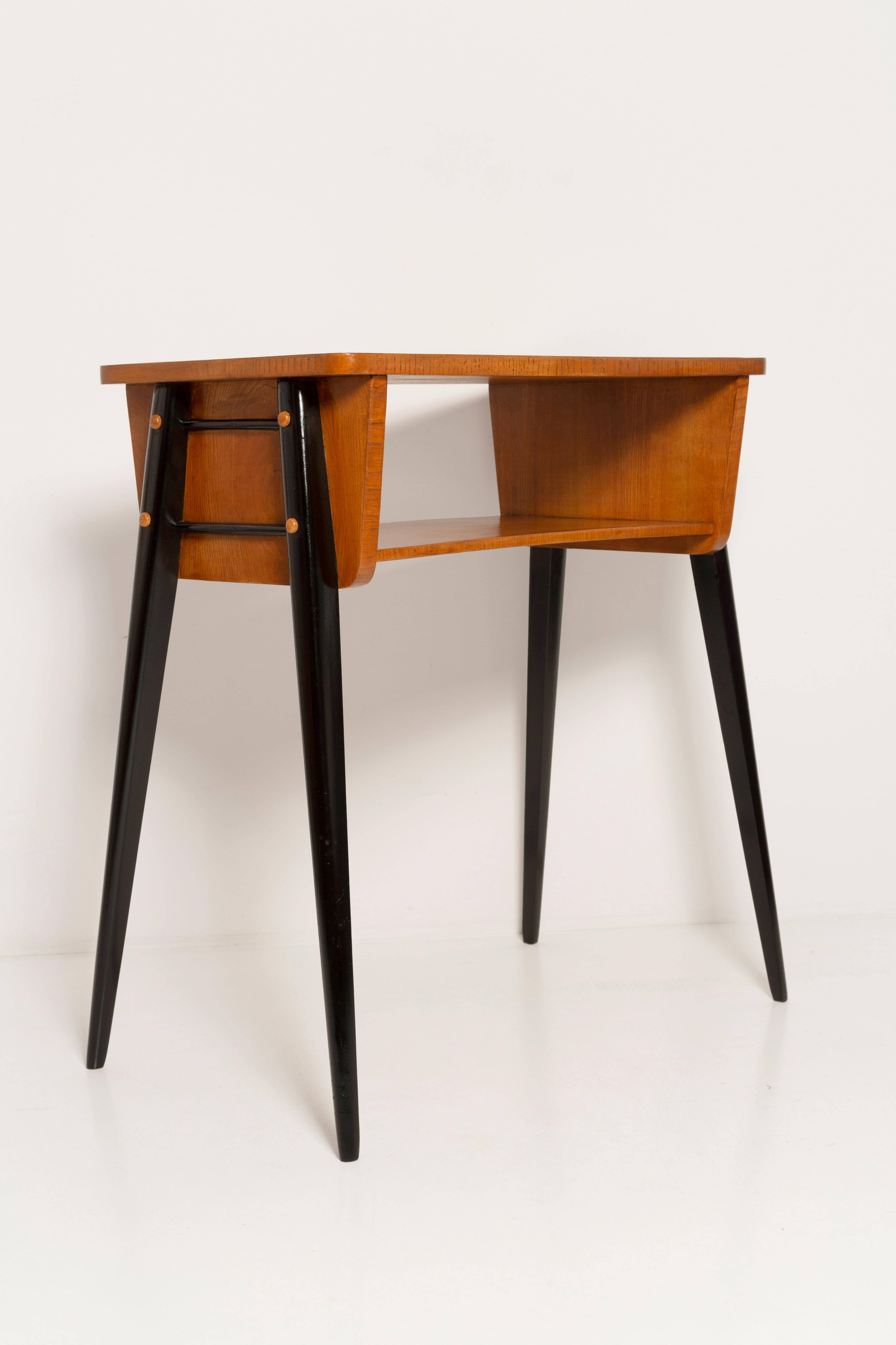 Mid-Century Modern Desk Table, Vintage, Art Deco, Europe, Poland, 1960s For Sale 1