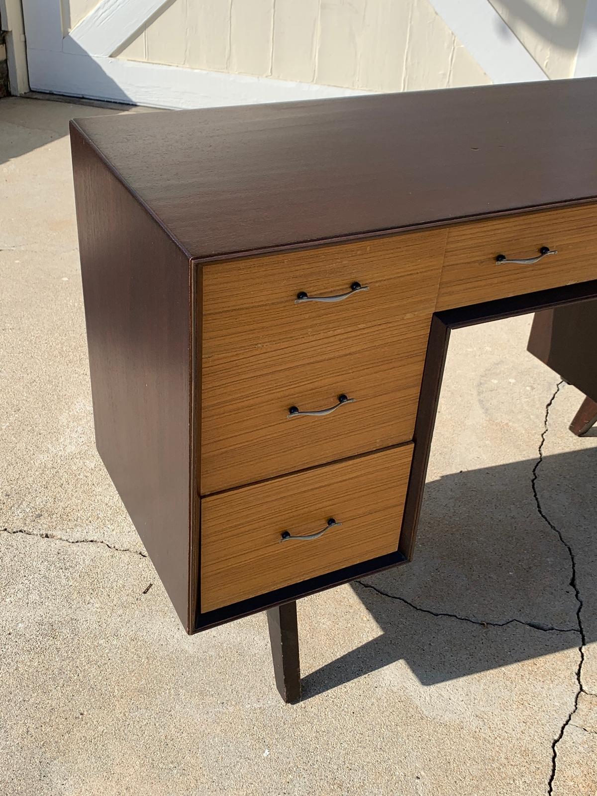 Mid-Century Modern Desk with 7 Drawers 3