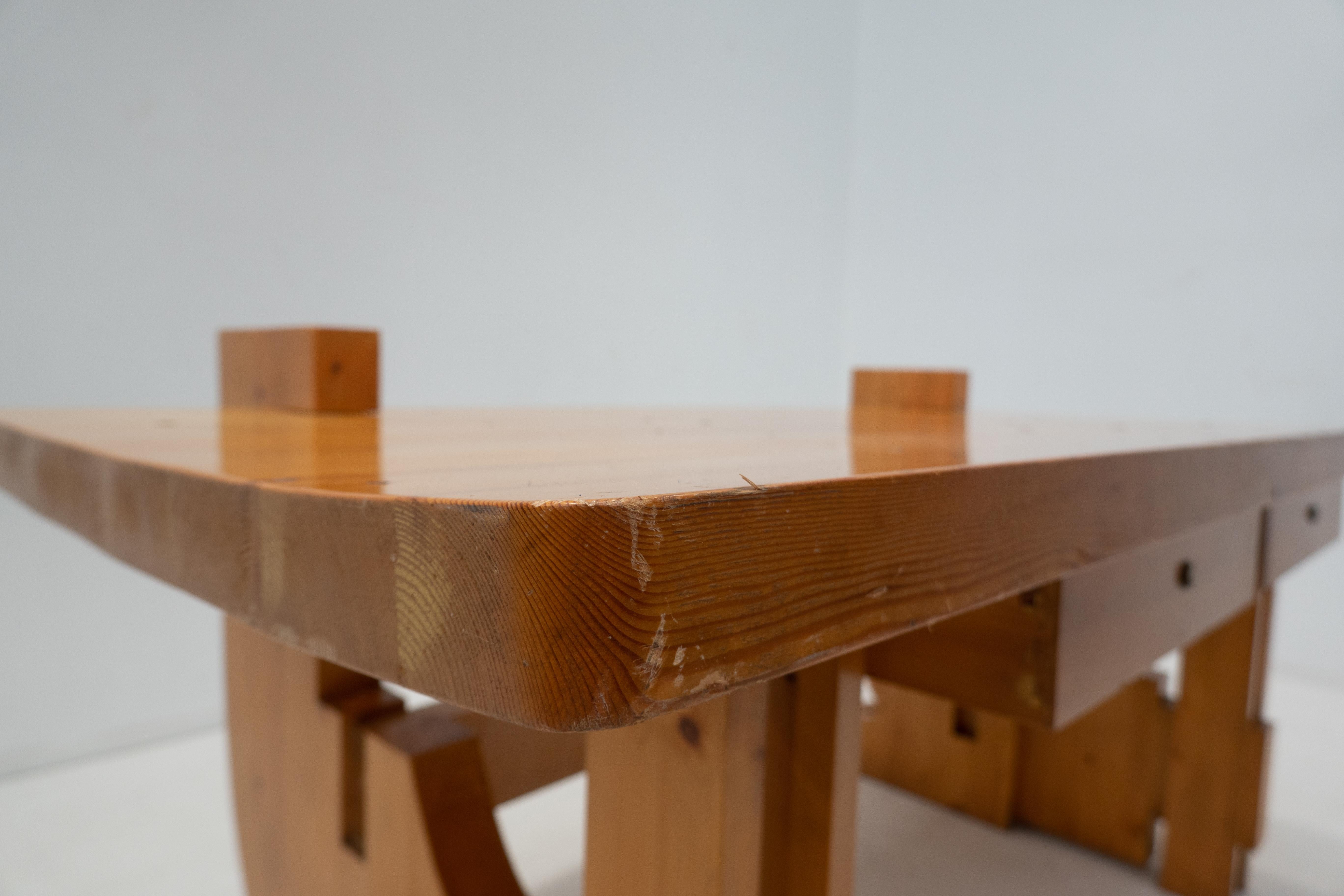 Italiano Scrivania moderna di metà secolo con cassetti, Wood Wood, Italia, anni '60 in vendita