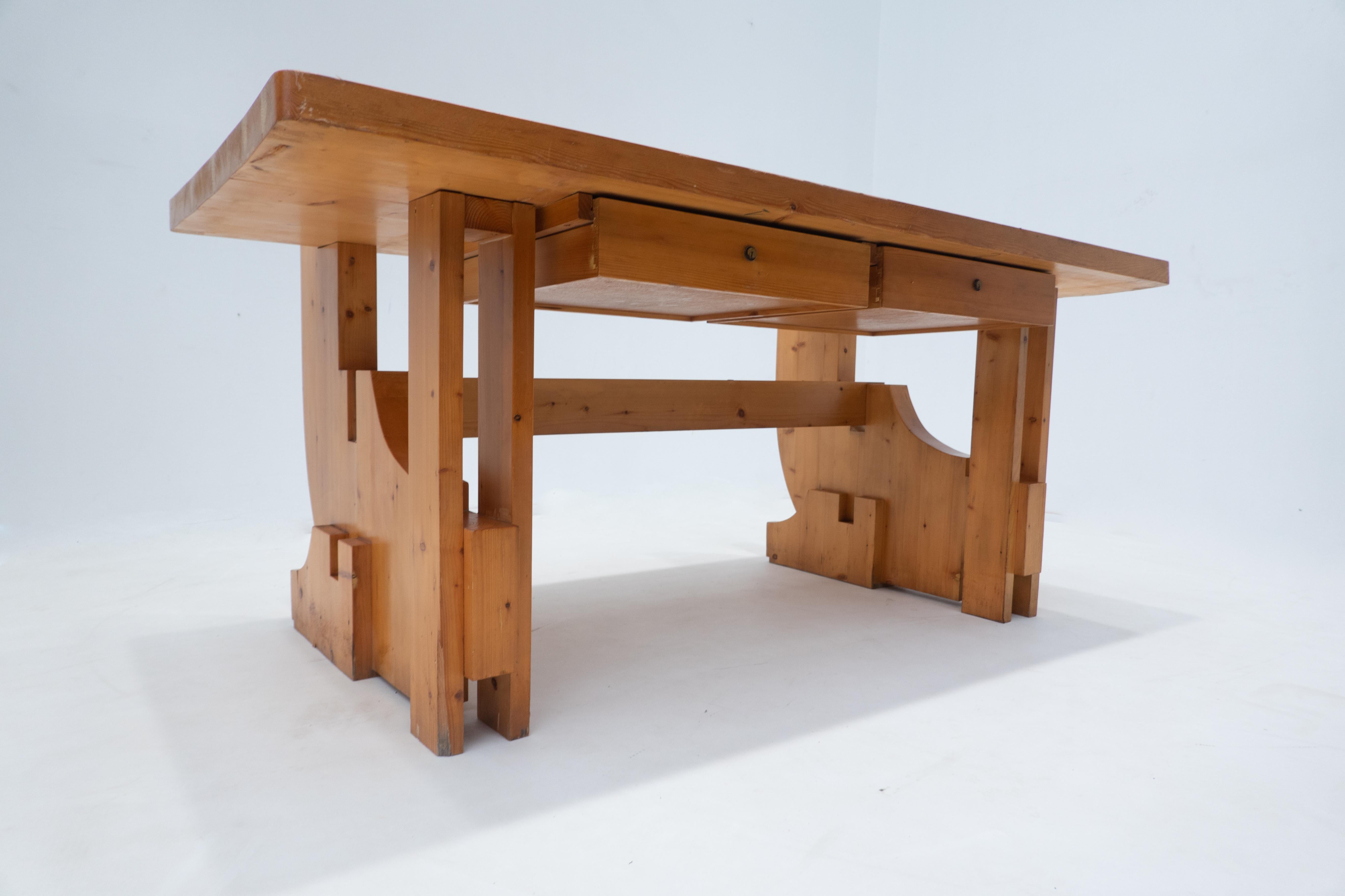 Legno Scrivania moderna di metà secolo con cassetti, Wood Wood, Italia, anni '60 in vendita