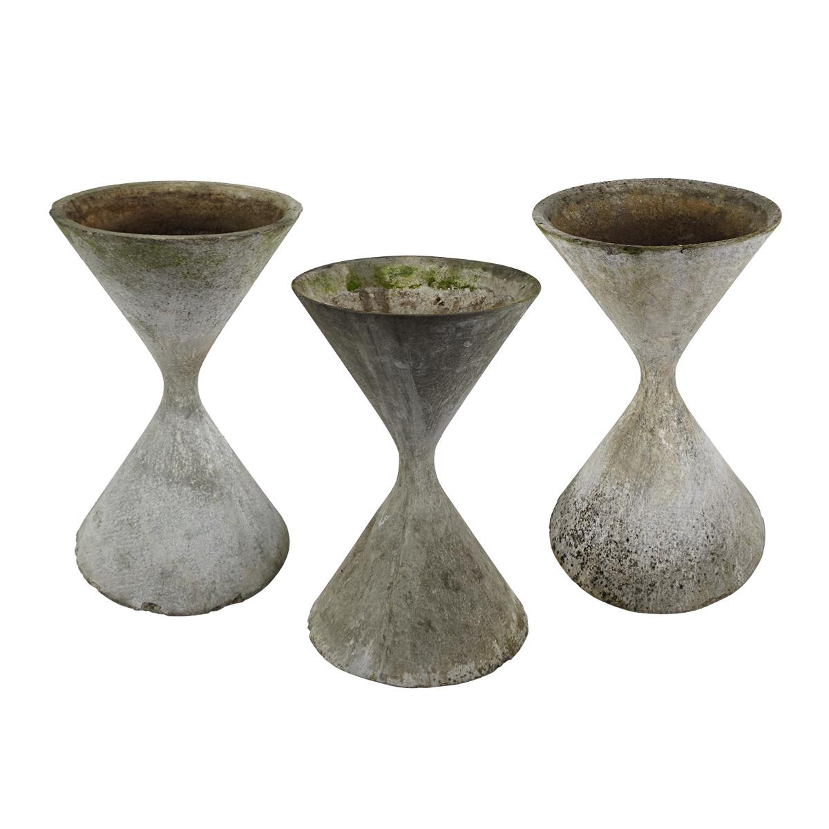 Cement Mid-Century Modern Diabolo Shaped Planter bu Willy Guhl for Eternit For Sale