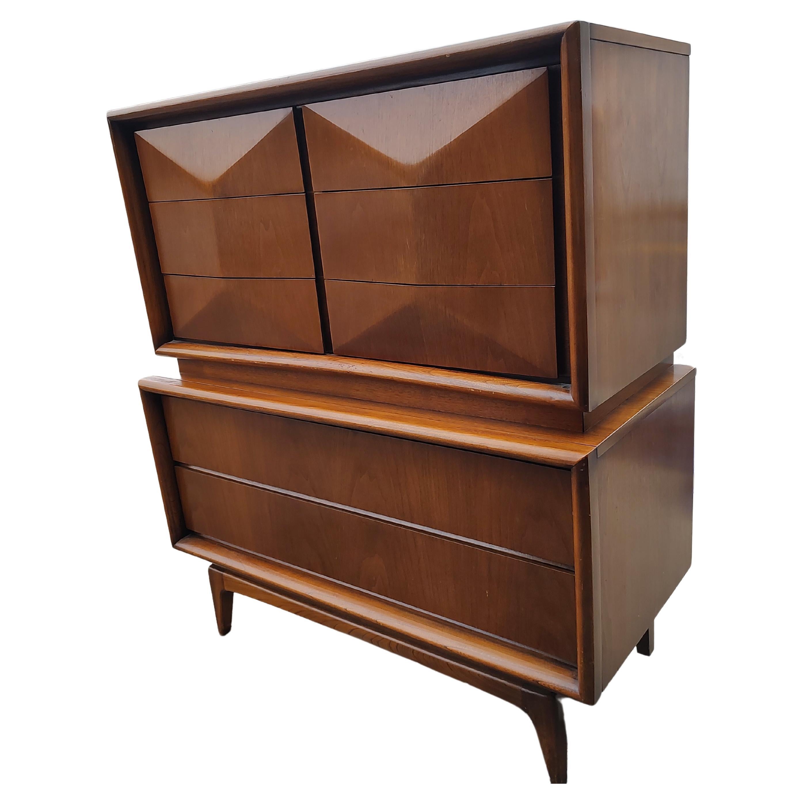 Mid Century Modern Diamond Faced Walnut Highboy Dresser by United Furniture  In Good Condition For Sale In Port Jervis, NY