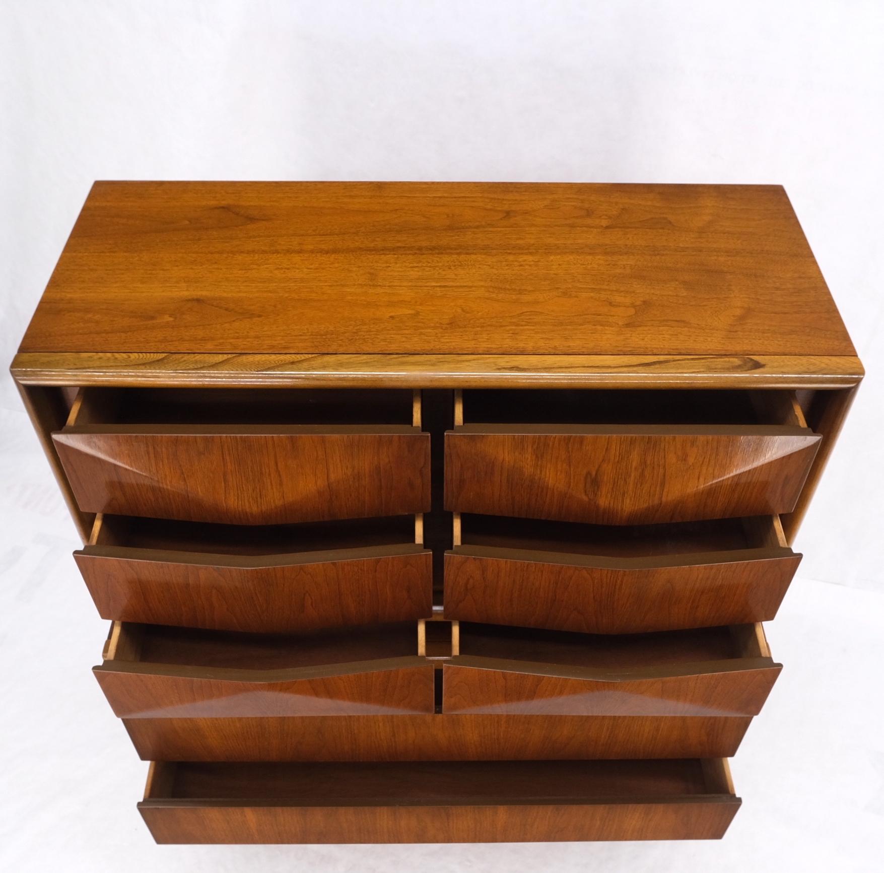 Mid-Century Modern Diamond Front Walnut 8 Drawers High Chest Dresser Cabinet  For Sale 12