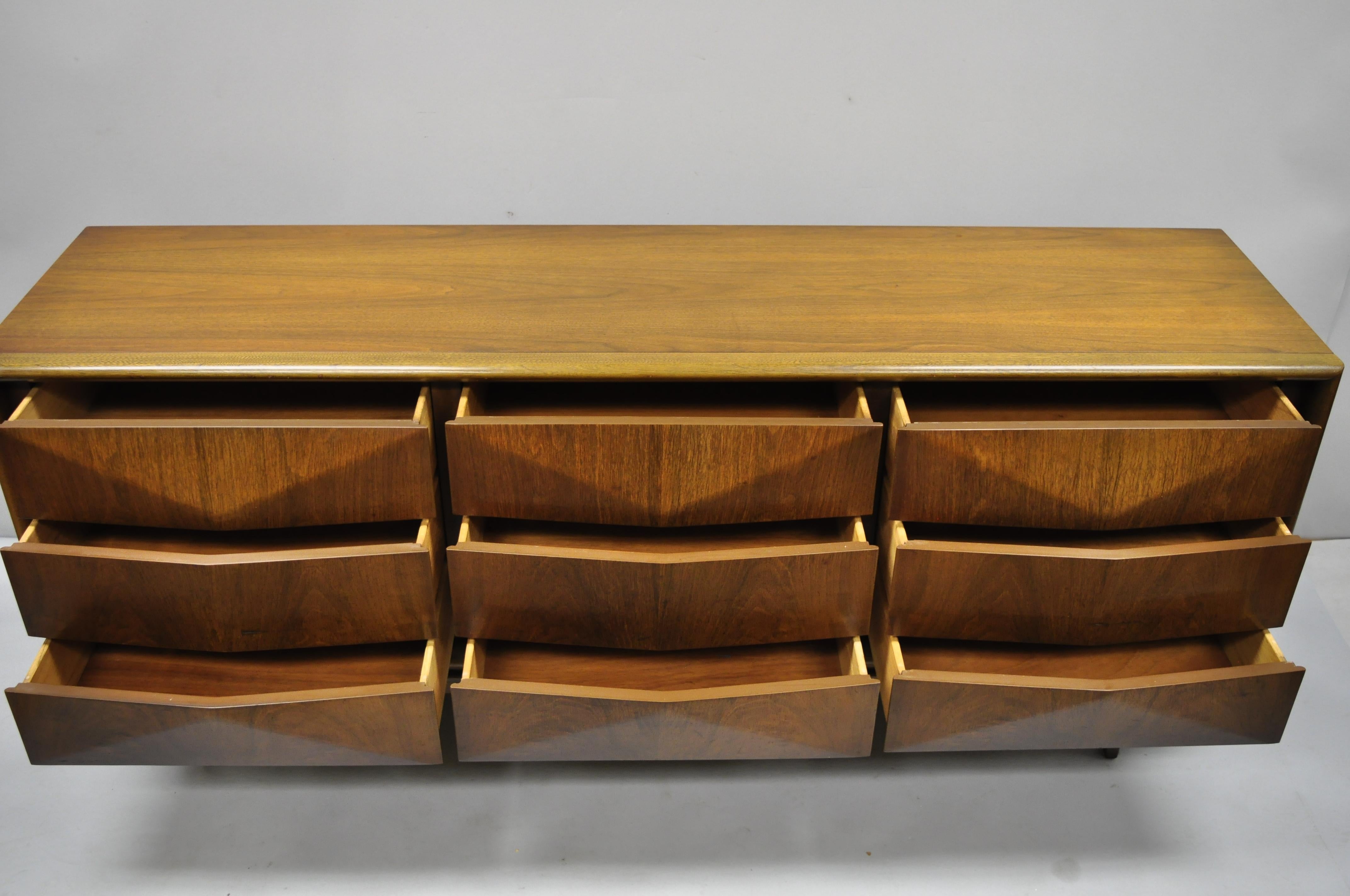 Mid-Century Modern Diamond Front Walnut Credenza Dresser by United Furniture 5