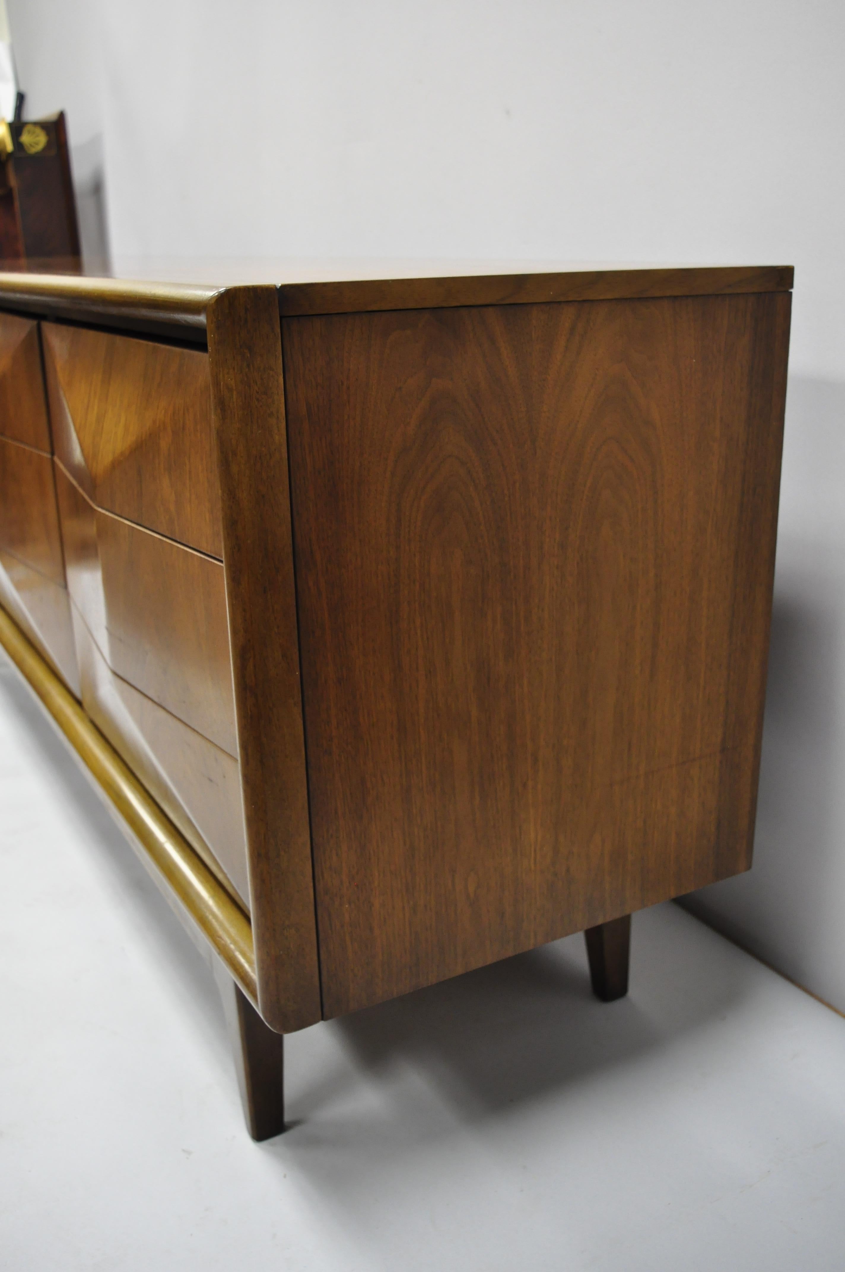 Mid-Century Modern Diamond Front Walnut Credenza Dresser by United Furniture 6