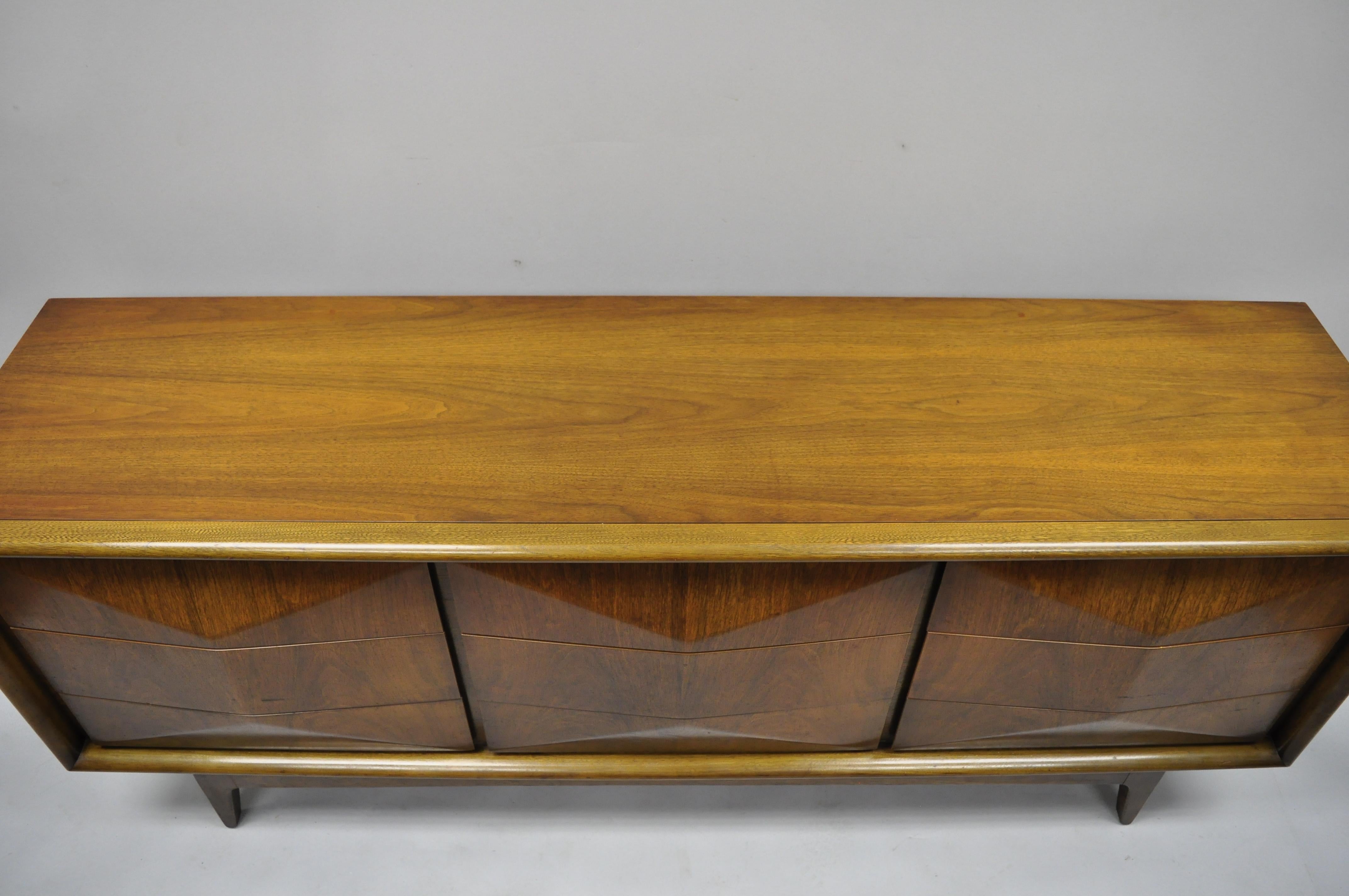 Mid-20th Century Mid-Century Modern Diamond Front Walnut Credenza Dresser by United Furniture