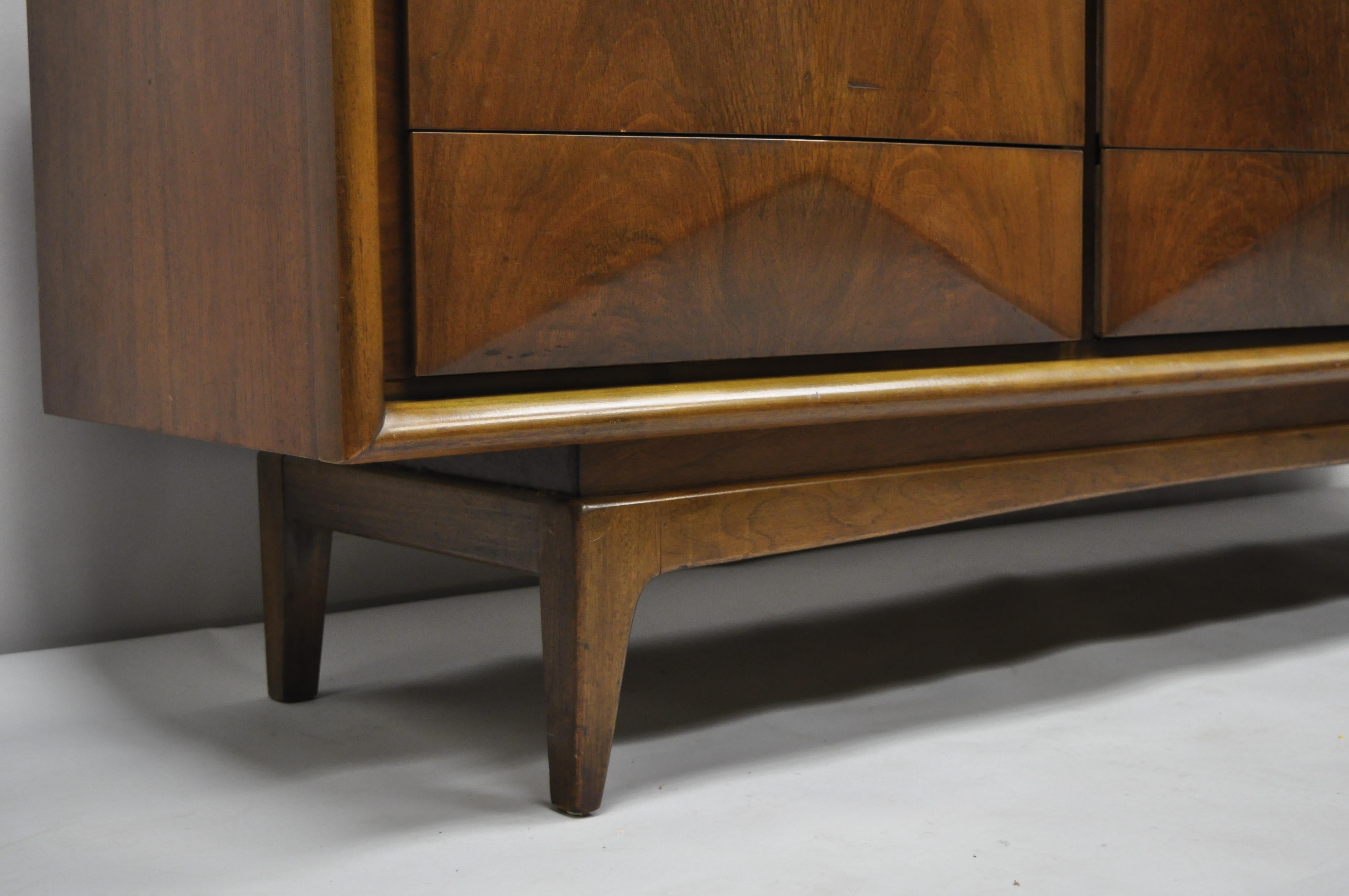 Mid-Century Modern Diamond Front Walnut Credenza Dresser by United Furniture 1