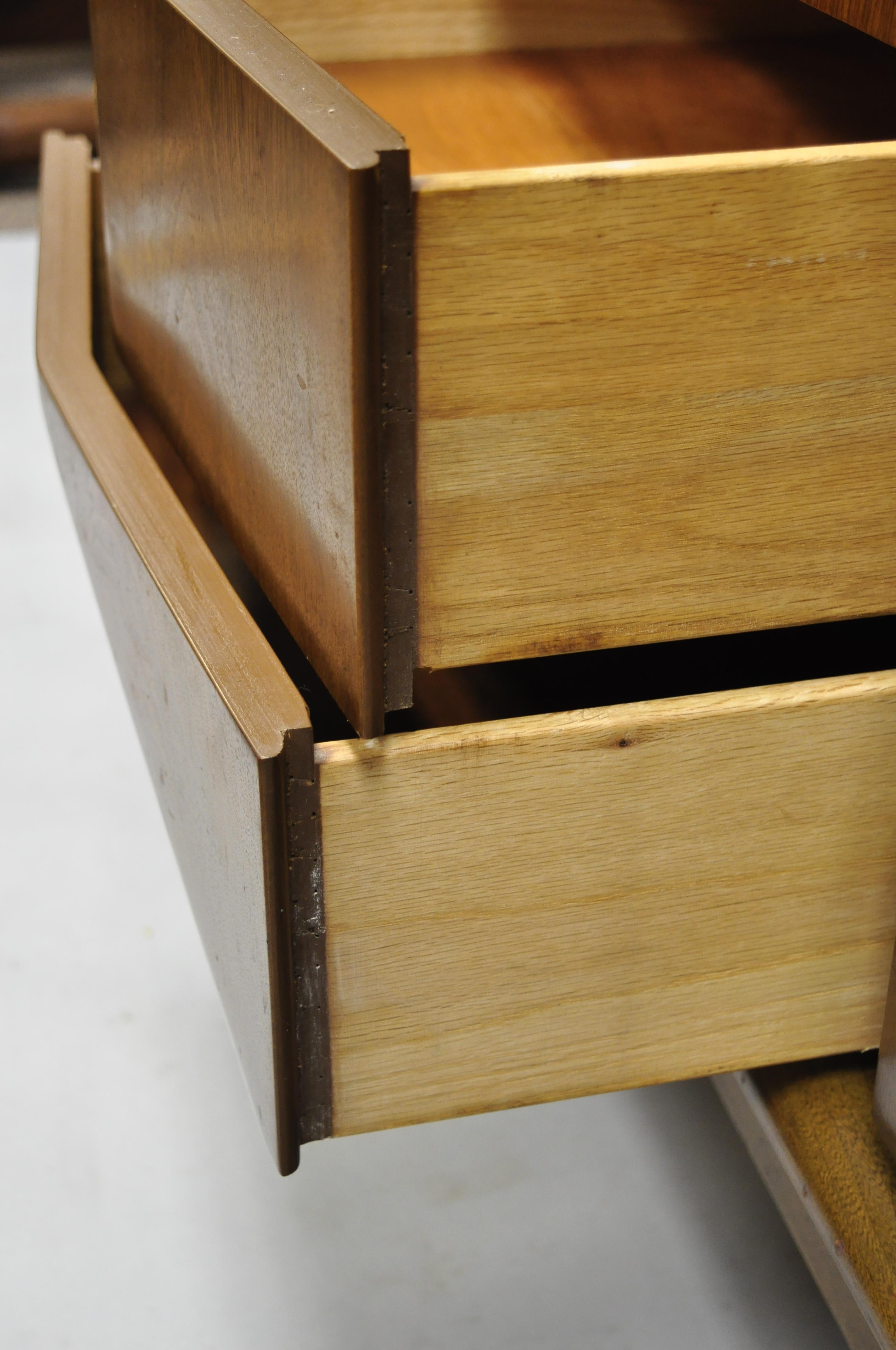 Mid-Century Modern Diamond Front Walnut Credenza Dresser by United Furniture 4