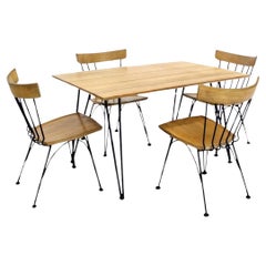 Table de salle à manger Dinette moderne du milieu du siècle dernier avec quatre chaises en fer et bois