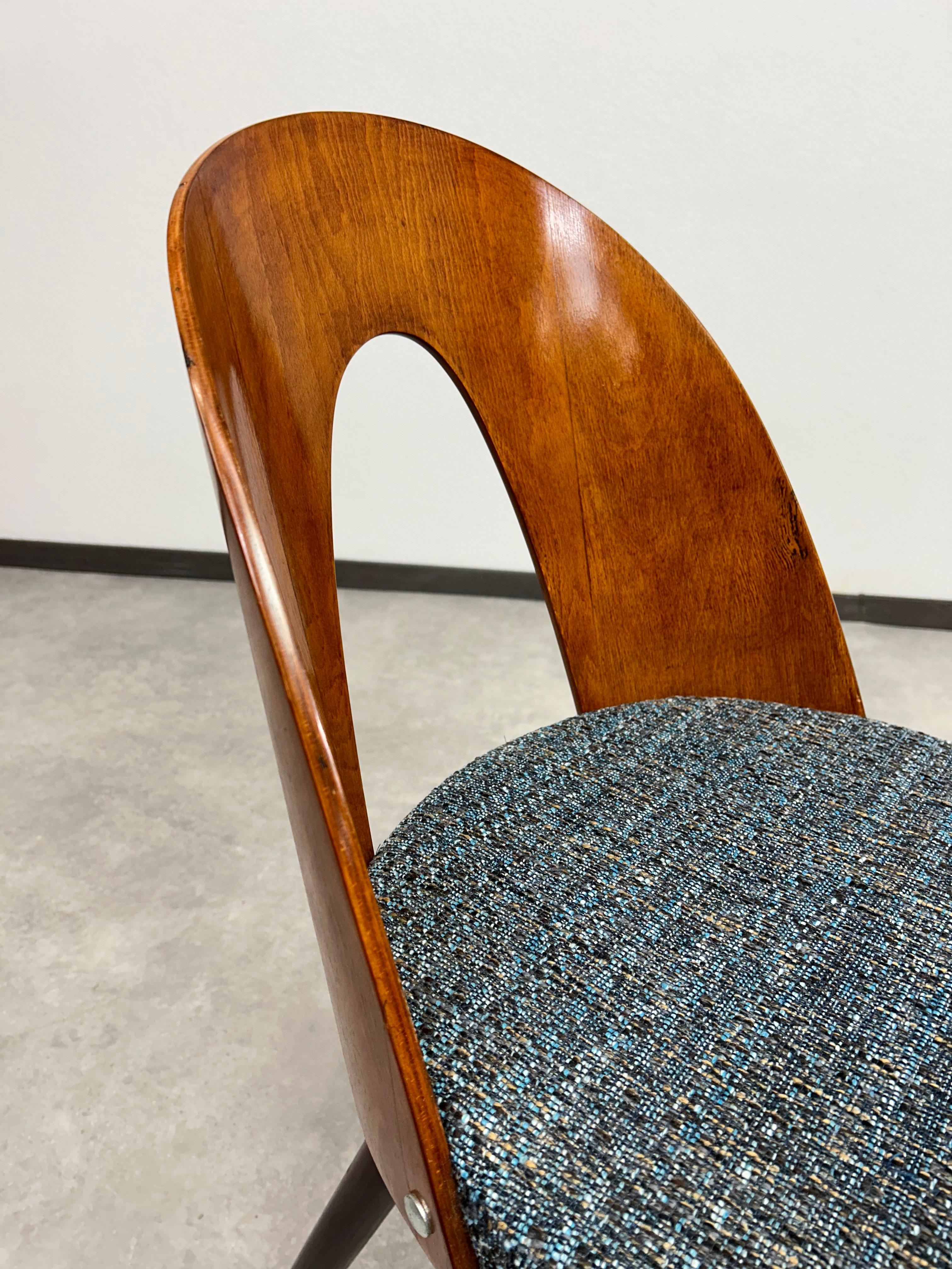 Mid-century modern dining chairs by Antonín Šuman for Tatra nábytok Pravenec For Sale 2
