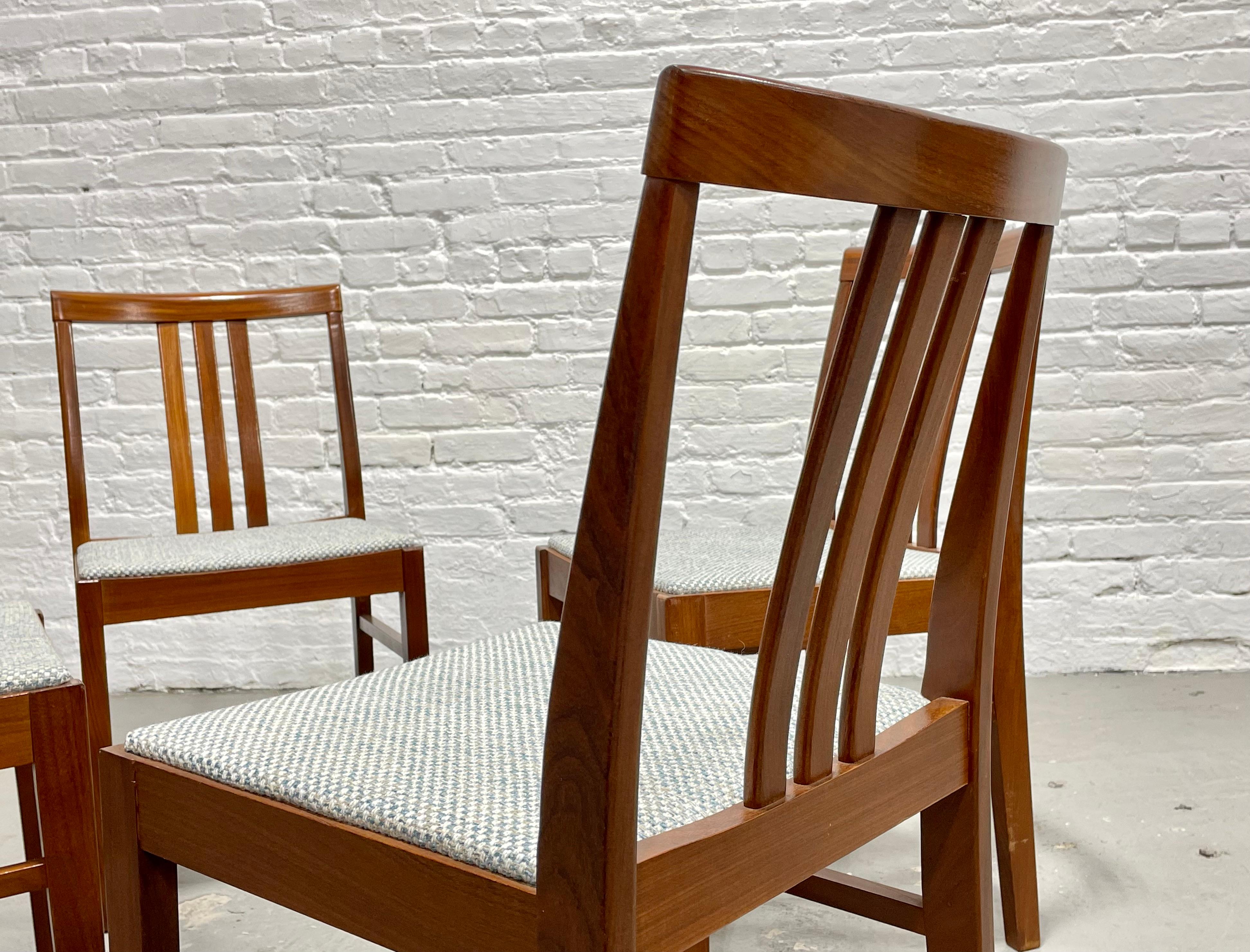 Mid Century MODERN DINING CHAIRS, Made in Denmark, Set of 4 For Sale 4
