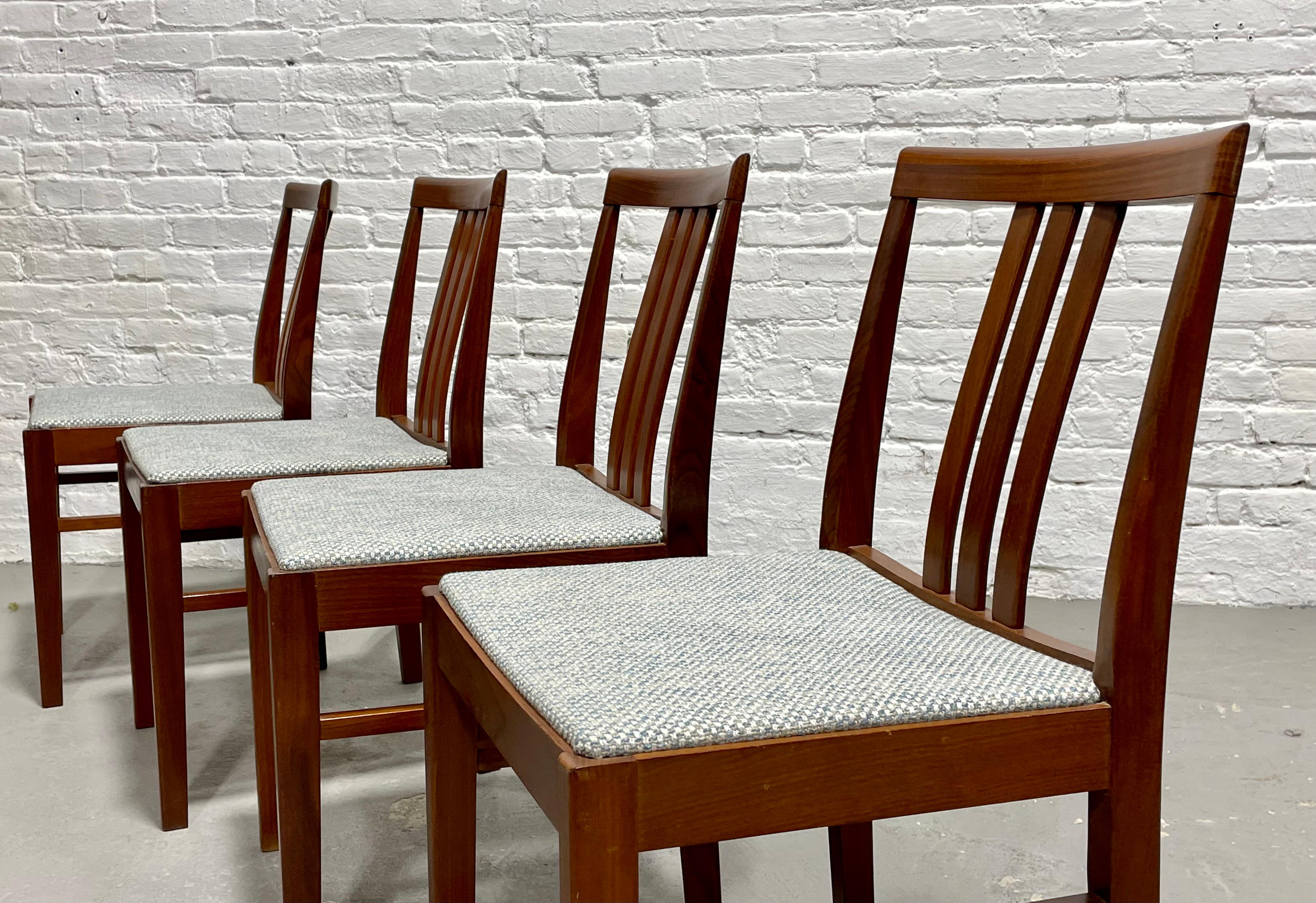 Mid Century MODERN DINING CHAIRS, Made in Denmark, Set of 4 For Sale 5