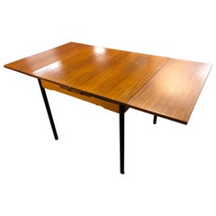 Mesa de comedor o de juego moderna de mediados de siglo