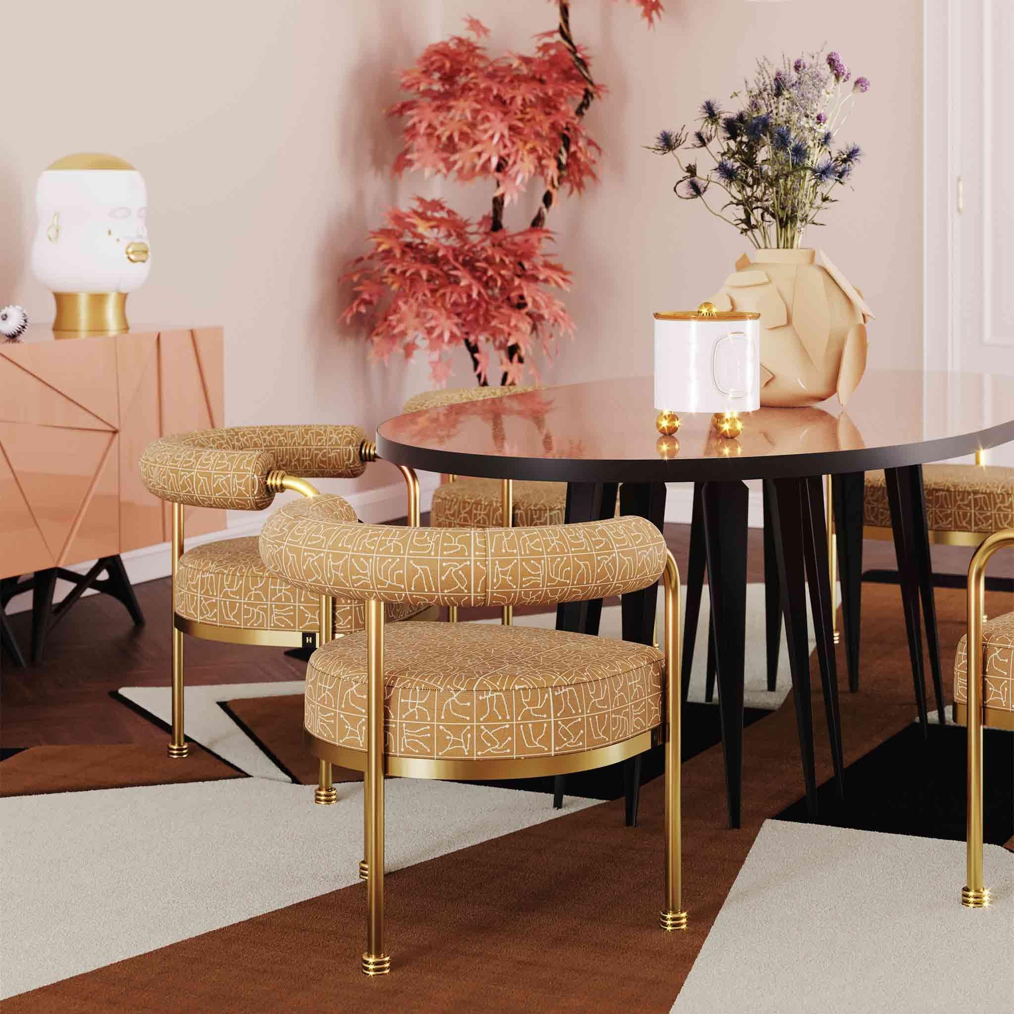 Moderner Esszimmerstuhl aus der Mitte des Jahrhunderts aus neutralem Samt und goldenem poliertem Messing (21. Jahrhundert und zeitgenössisch) im Angebot