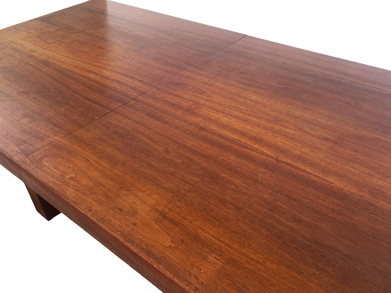 Mid Century Modern Dining Room Table in Walnut by Arthur Umanoff For Sale 5