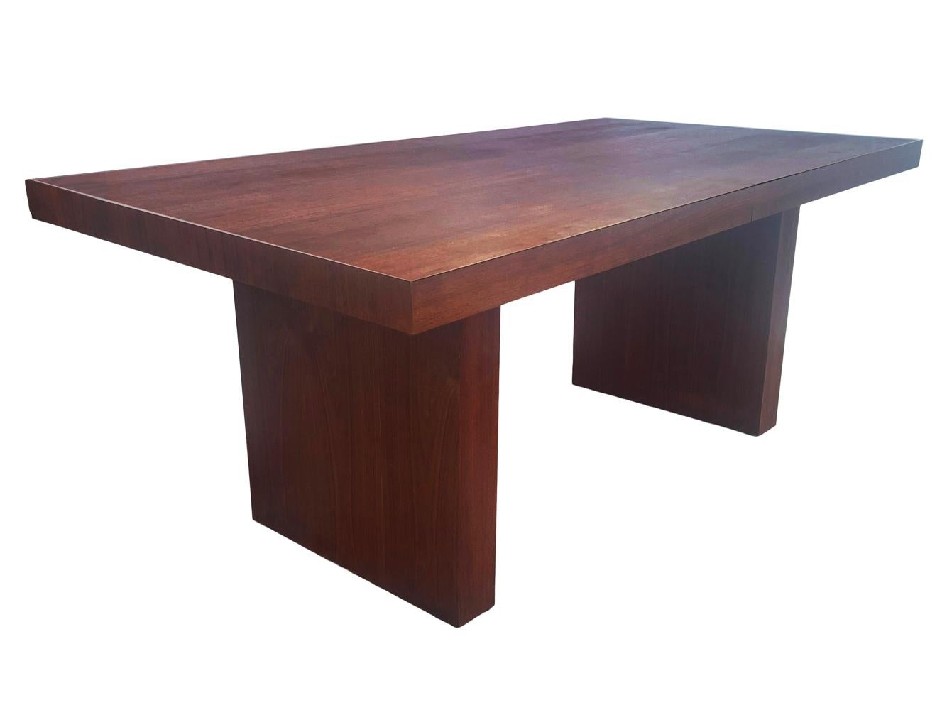 Mid Century Modern Dining Room Table in Walnut by Arthur Umanoff For Sale 3