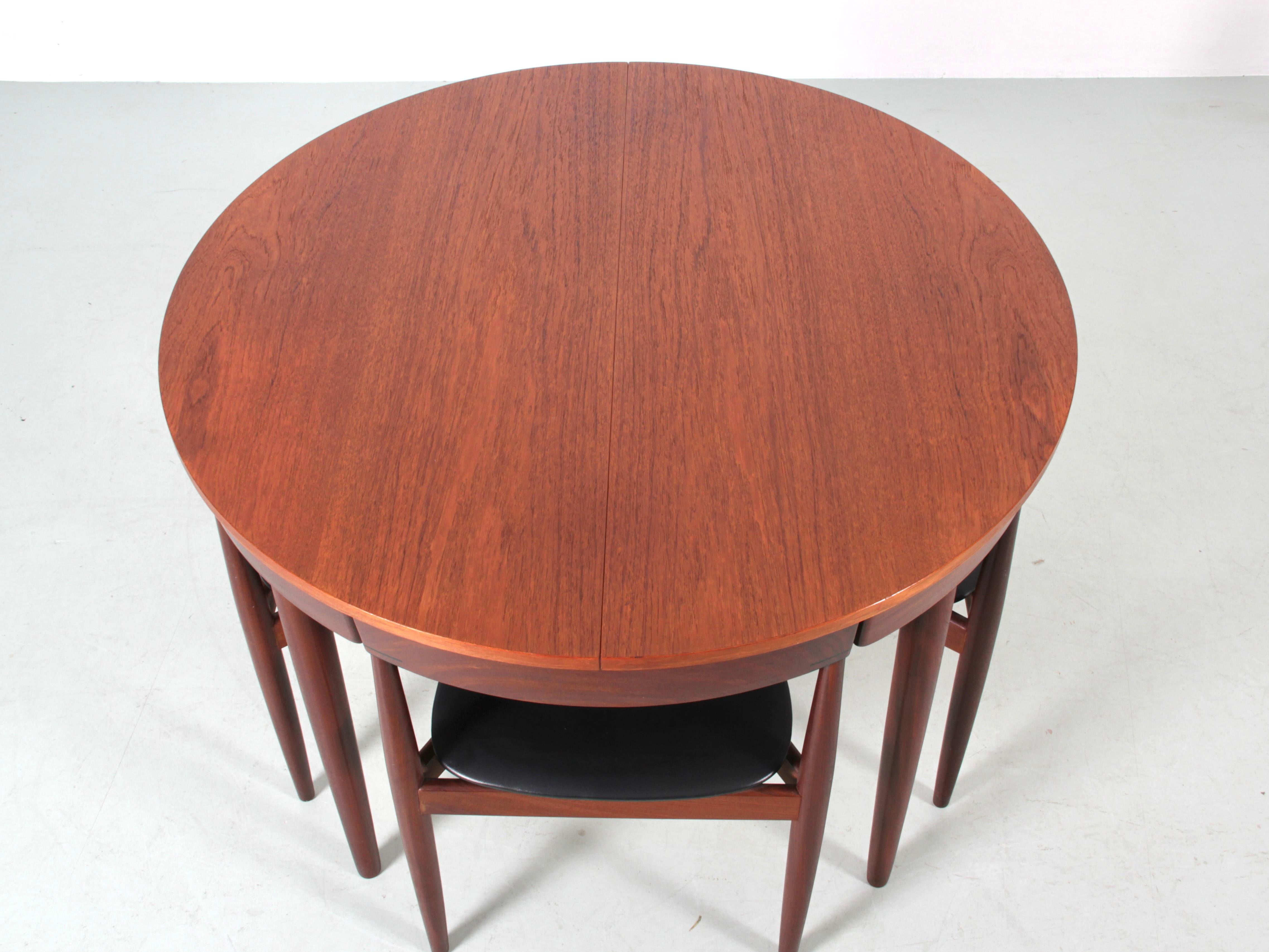Scandinavian Modern Mid-Century Modern dining set by Hans Olsen for Frem Rojle.