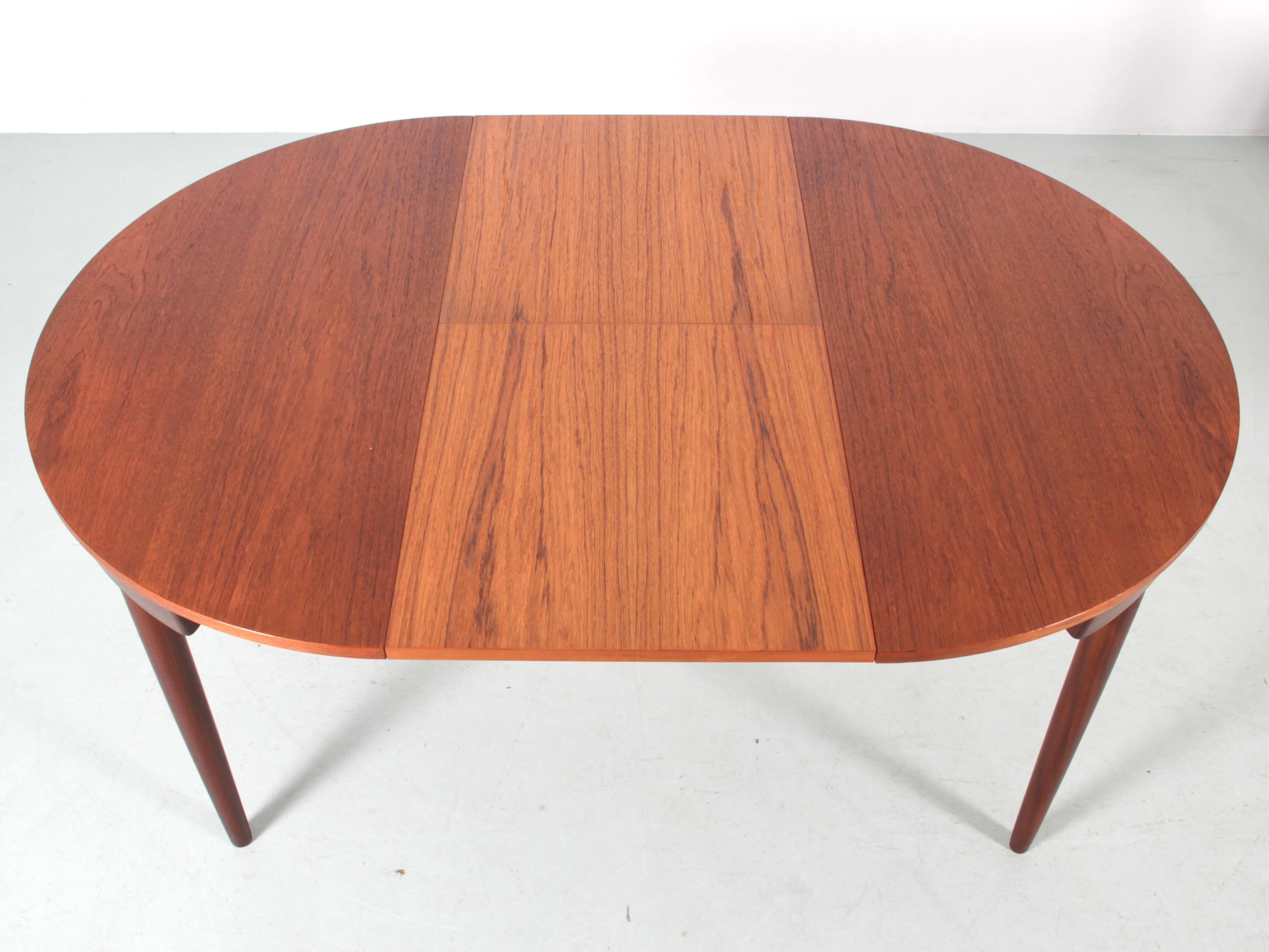Scandinavian Mid-Century Modern dining set by Hans Olsen for Frem Rojle.