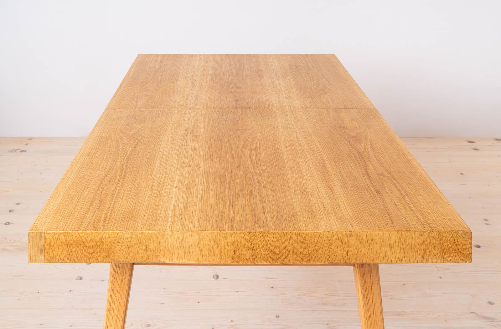 Ensemble de salle à manger moderne du milieu du siècle, table extensible et 4 chaises A. Šuman, 1960 en vente 8