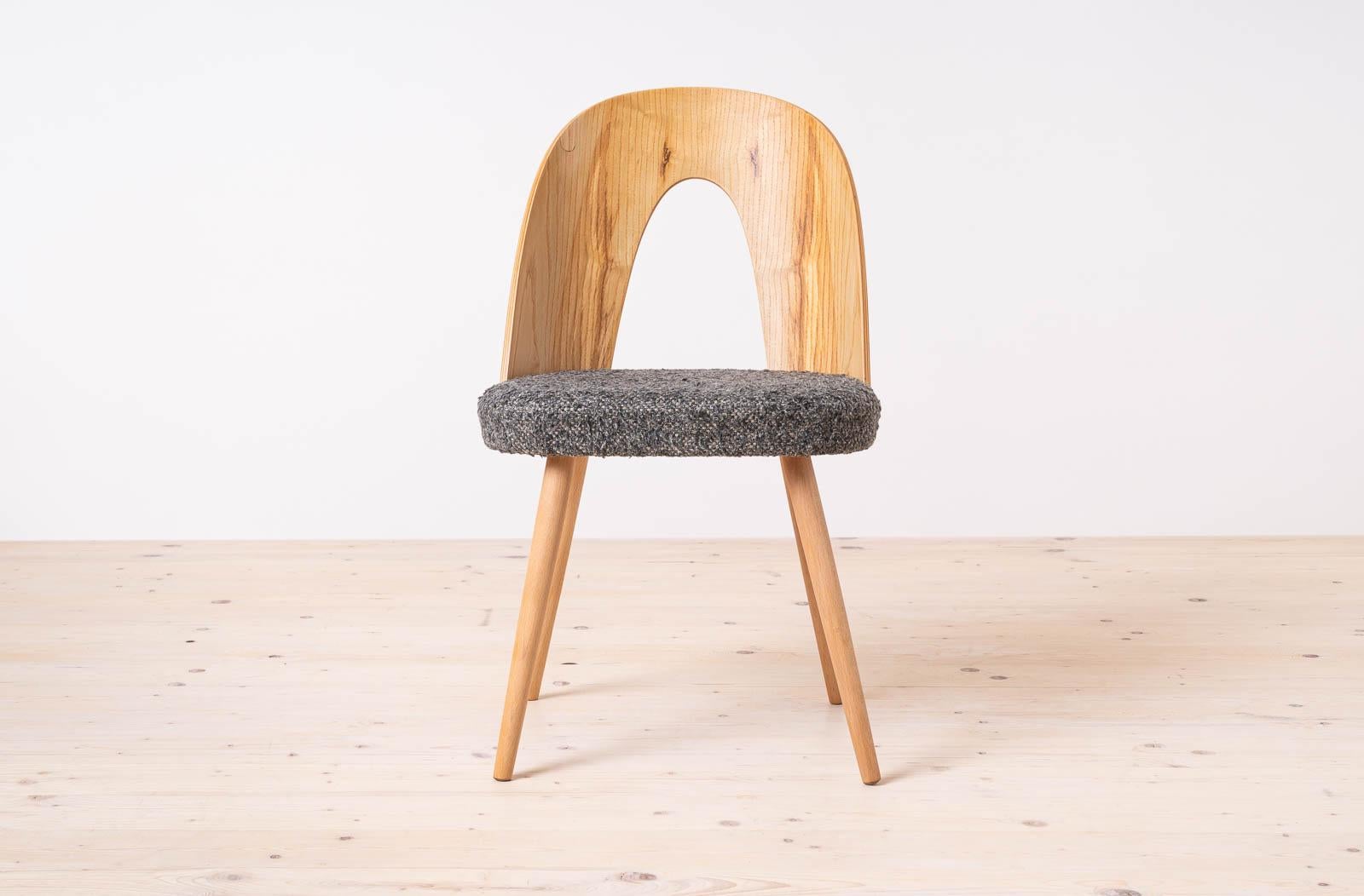 Milieu du XXe siècle Ensemble de salle à manger moderne du milieu du siècle, table extensible et 4 chaises A. Šuman, 1960 en vente