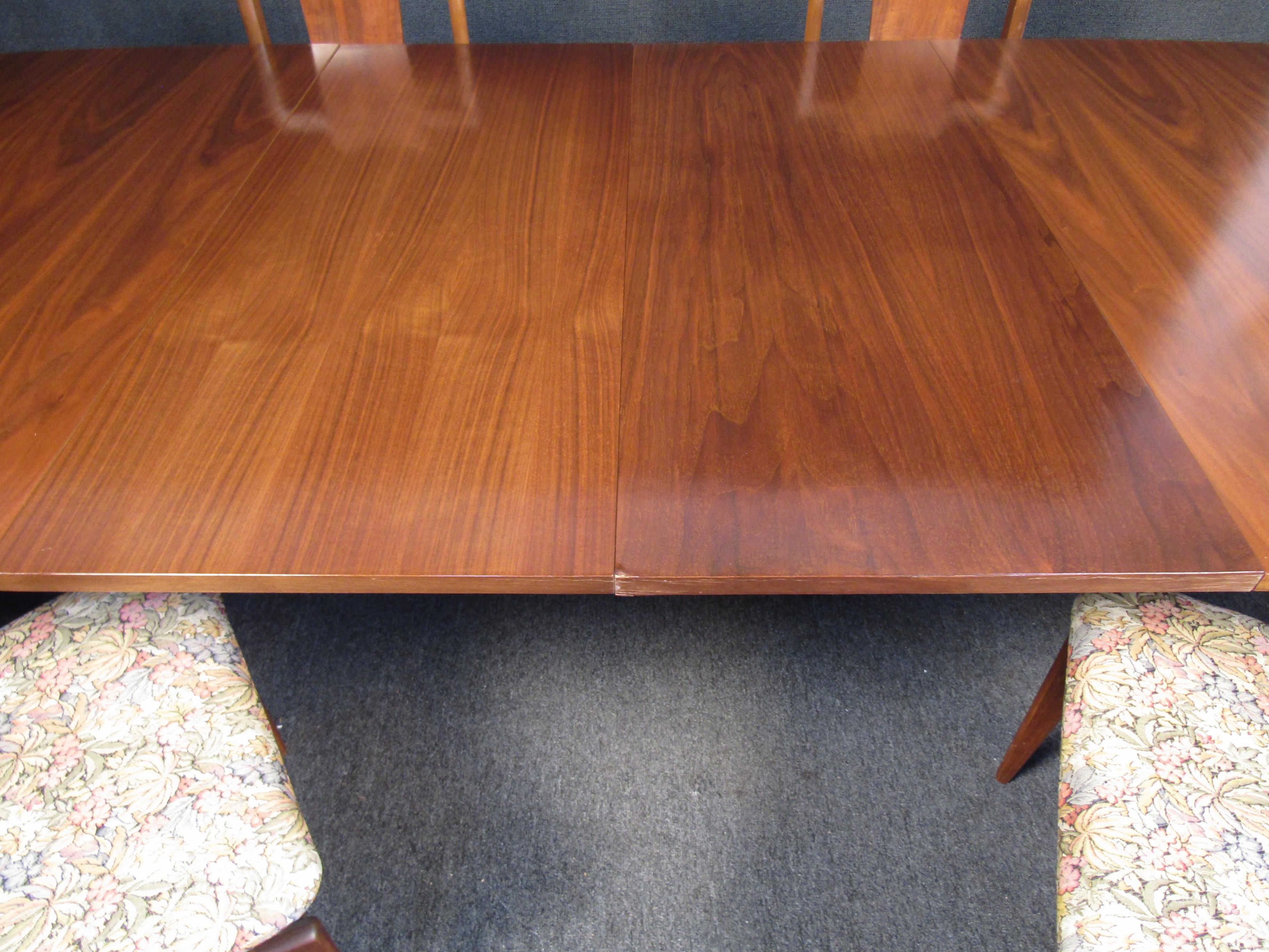 Mid-Century Modern Dining Set For Sale 5