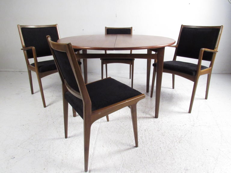 MidCentury Modern Dining Set For Sale at 1stDibs
