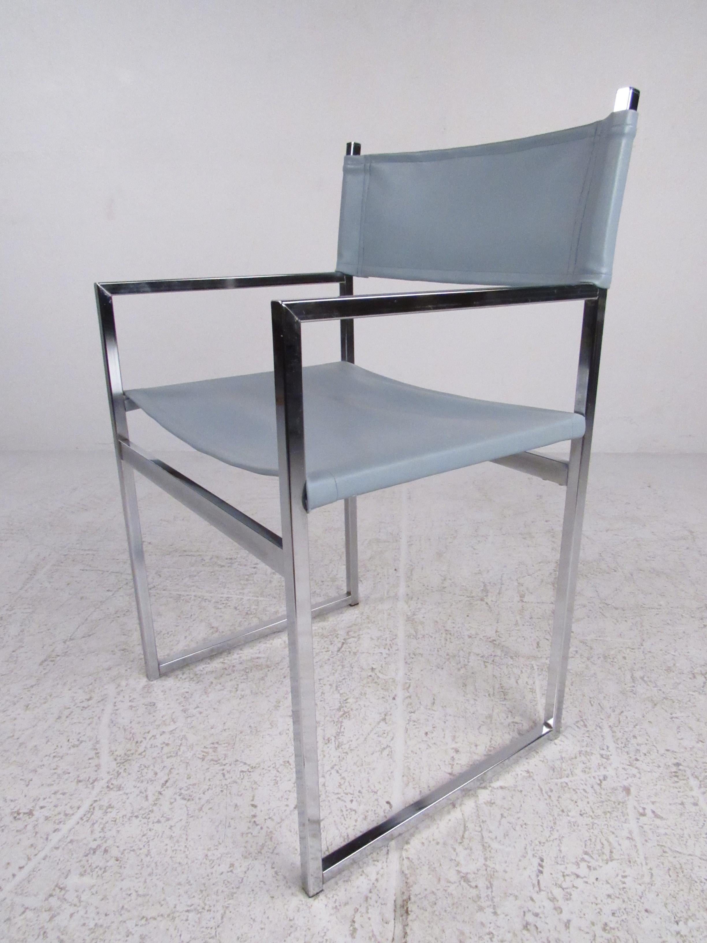 Mid-Century Modern Dining Set in Chrome and Glass In Good Condition For Sale In Brooklyn, NY
