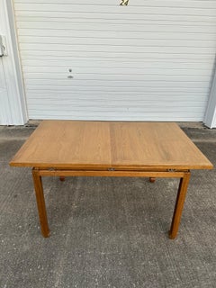 Mid Century Modern Dining table American of Martinsville
