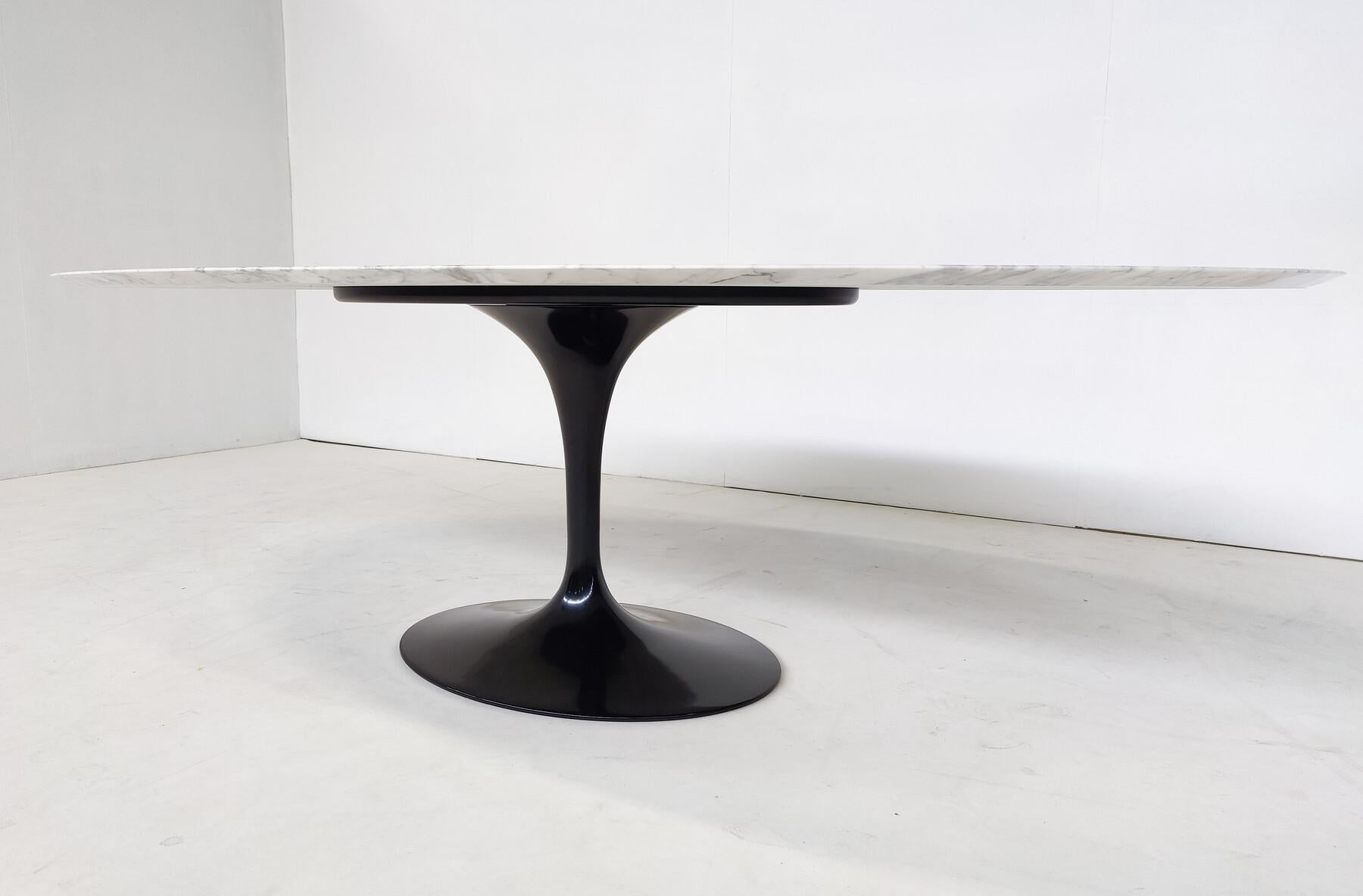 Mid-Century Modern Dining Table by Eero Saarinen for Knoll International, 1960s 1