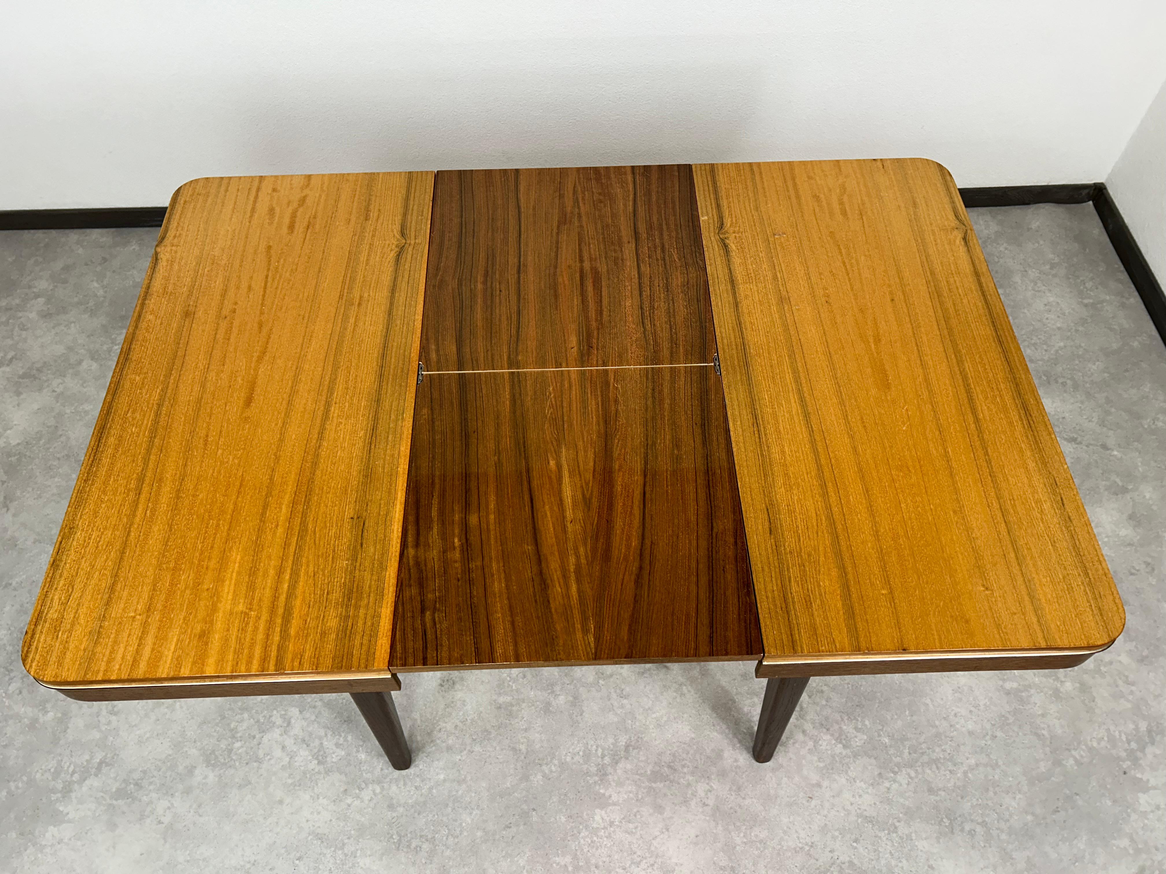 Mid-century modern dining table by Nepožitek &  Landsman for Jitona For Sale 3