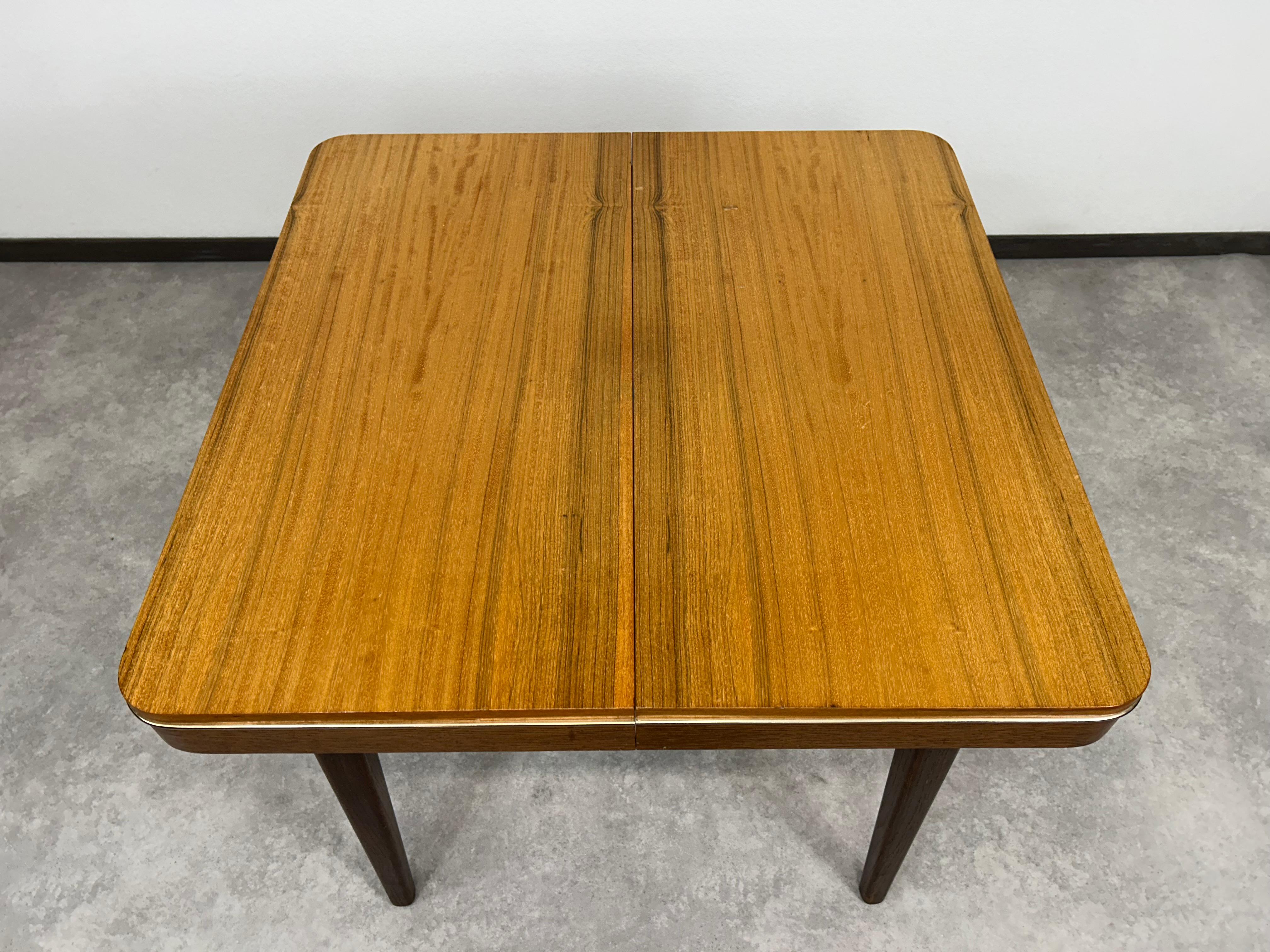 Mid-Century Modern Mid-century modern dining table by Nepožitek &  Landsman for Jitona For Sale