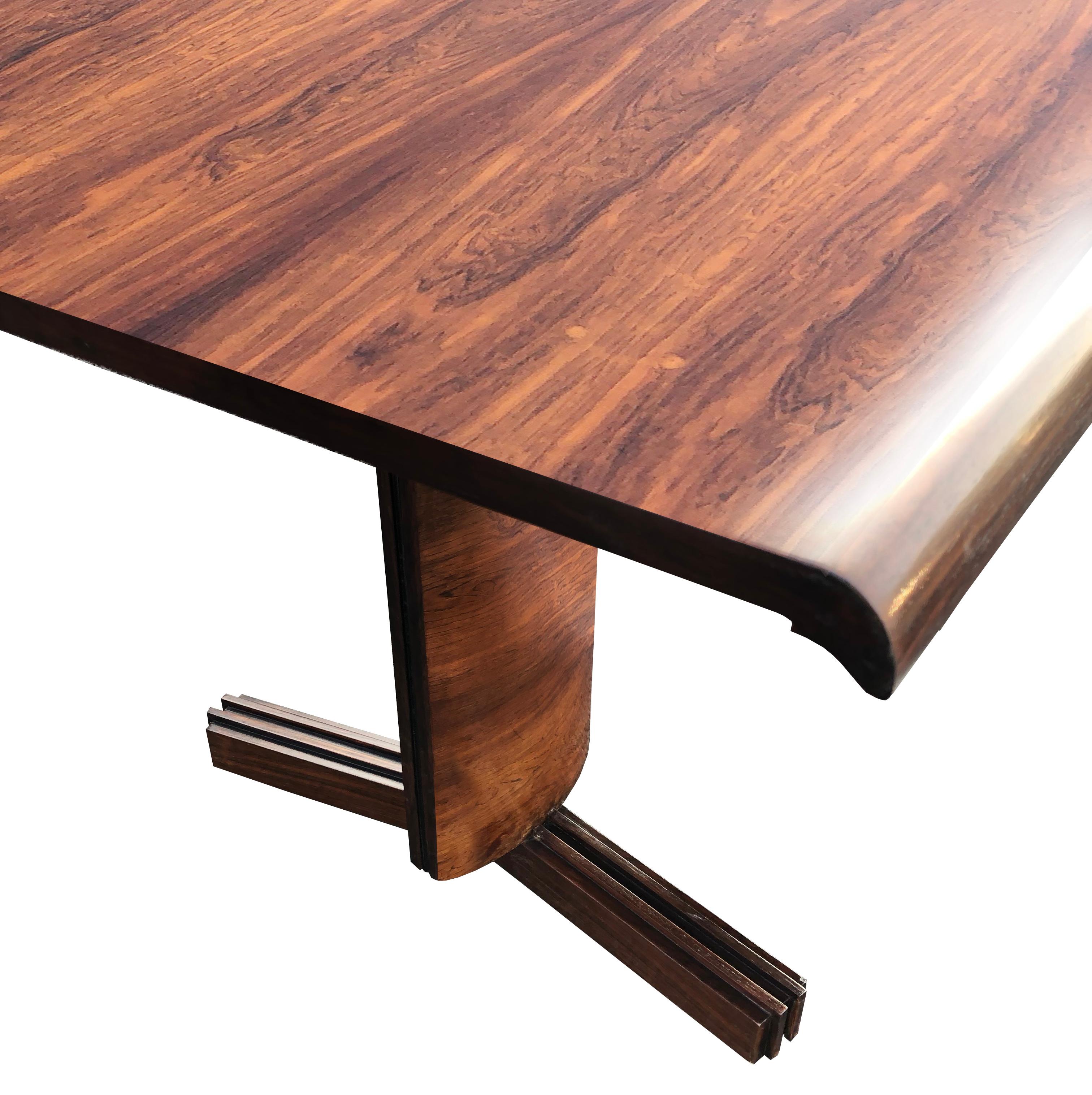 Brésilien Table de salle à manger moderne du milieu du siècle par Novo Rumo, Brésil, années 1960 en vente