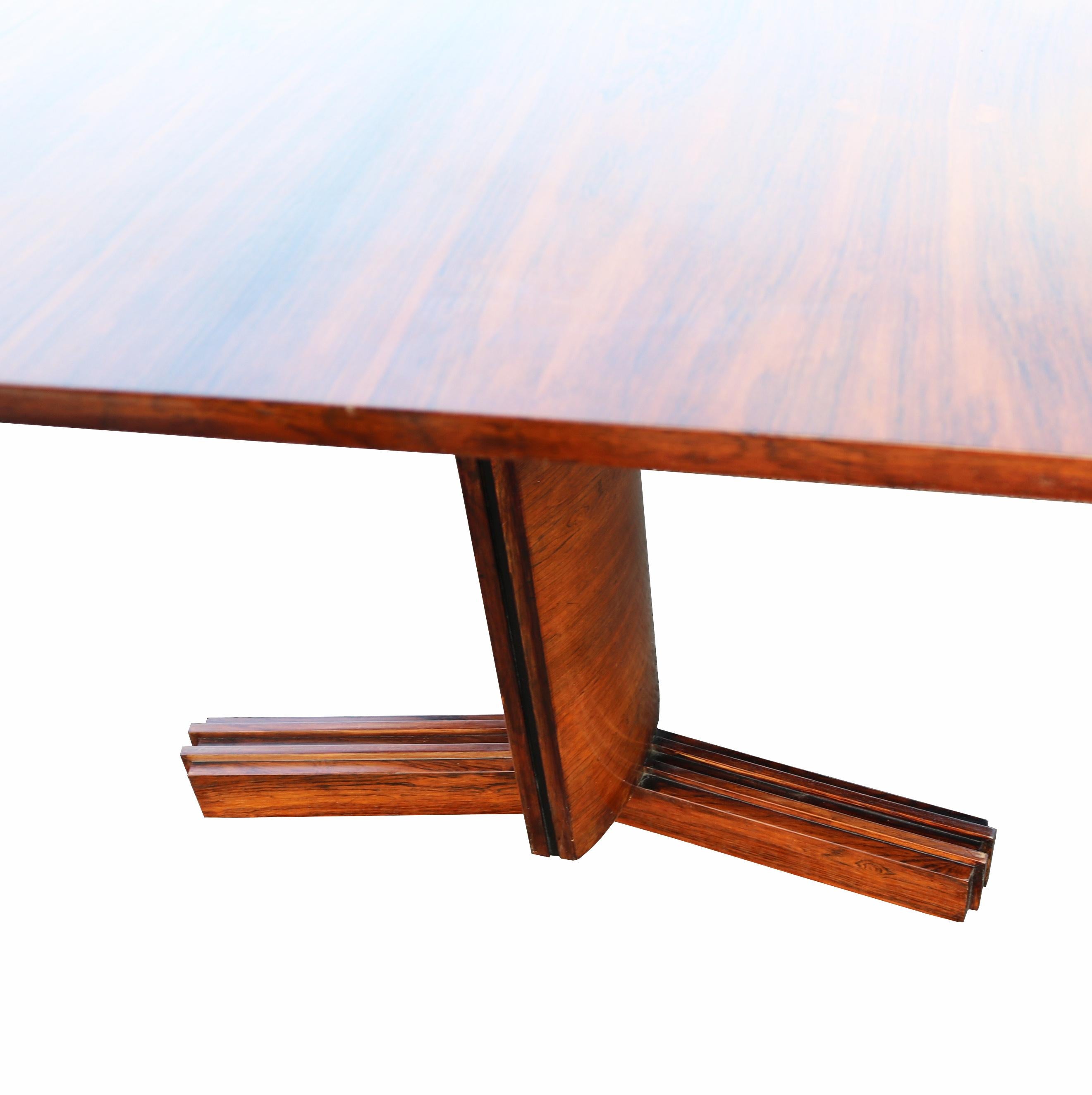 Table de salle à manger moderne du milieu du siècle par Novo Rumo, Brésil, années 1960 Bon état - En vente à Whitstable, GB