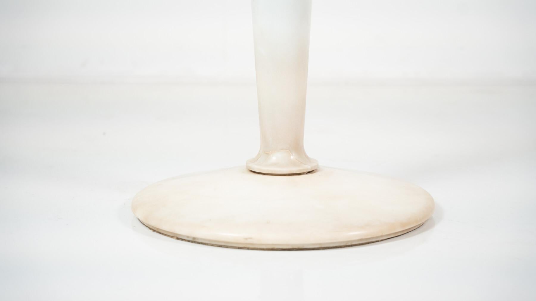italien Table de salle à manger The Moderns, marbre de Carrare, bronze et verre, Italie, années 1950 en vente