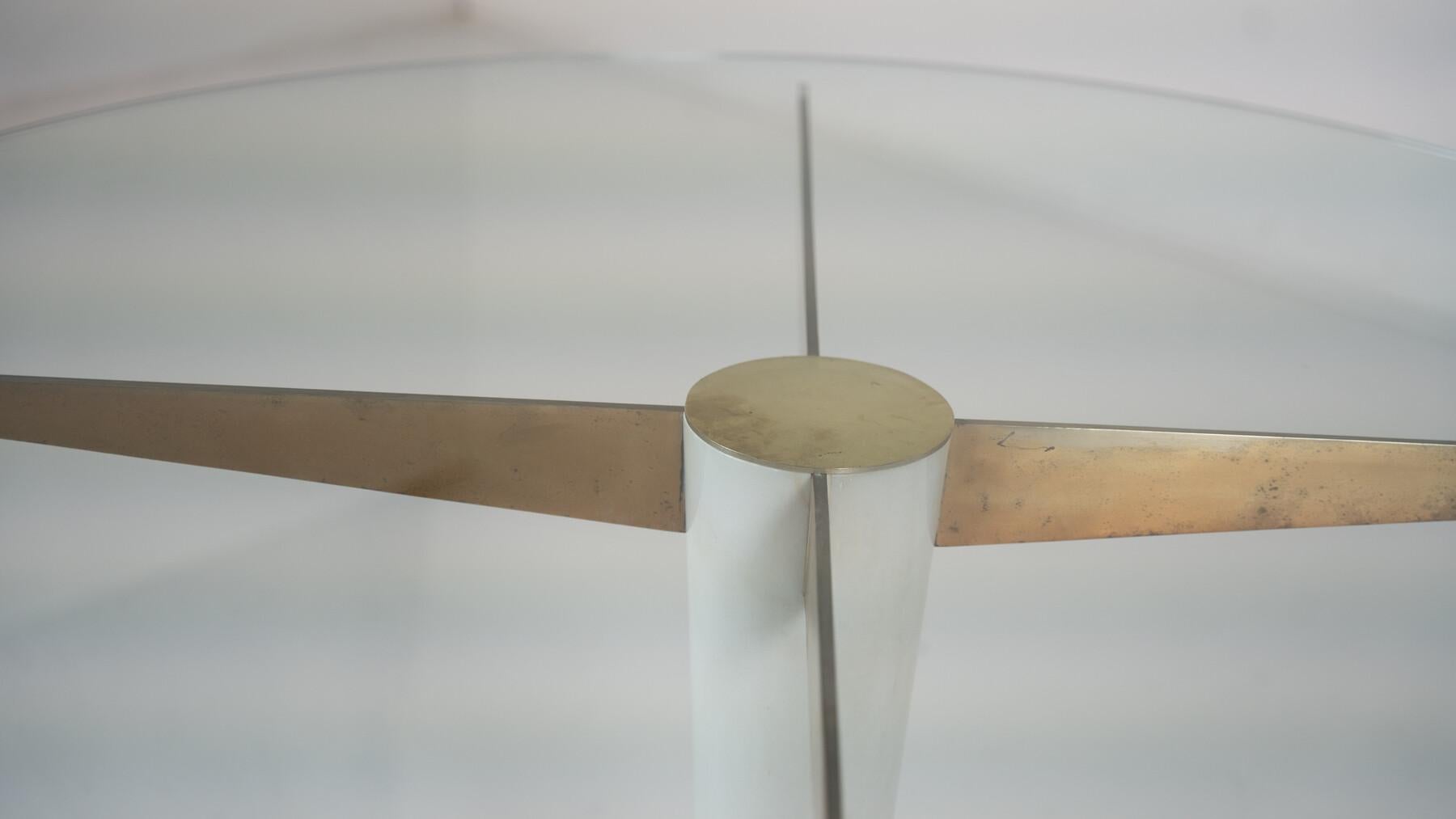 Milieu du XXe siècle Table de salle à manger The Moderns, marbre de Carrare, bronze et verre, Italie, années 1950 en vente