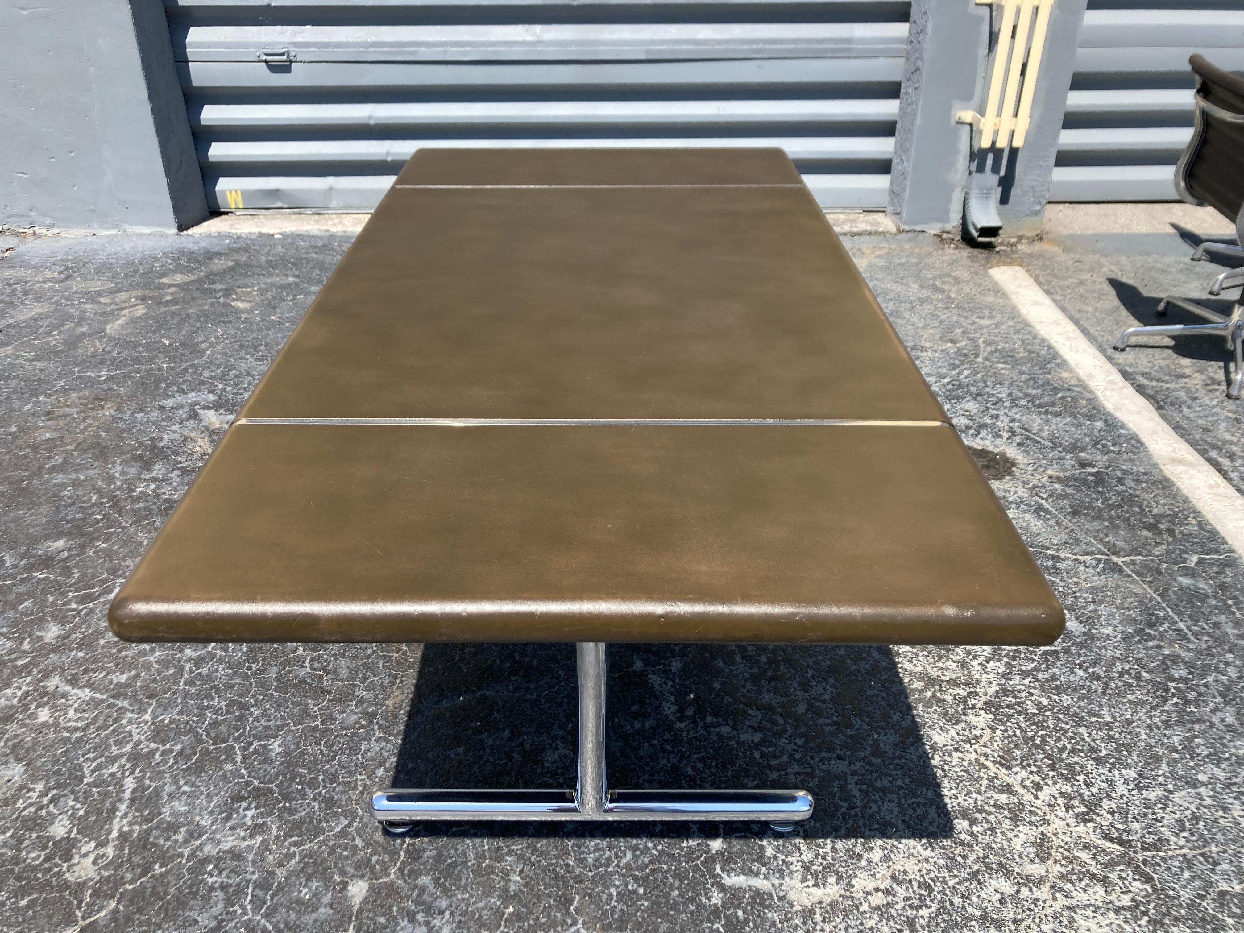Mid-Century Modern Dining Table Desk Conference Table, Leather, Chrome In Good Condition For Sale In Miami, FL
