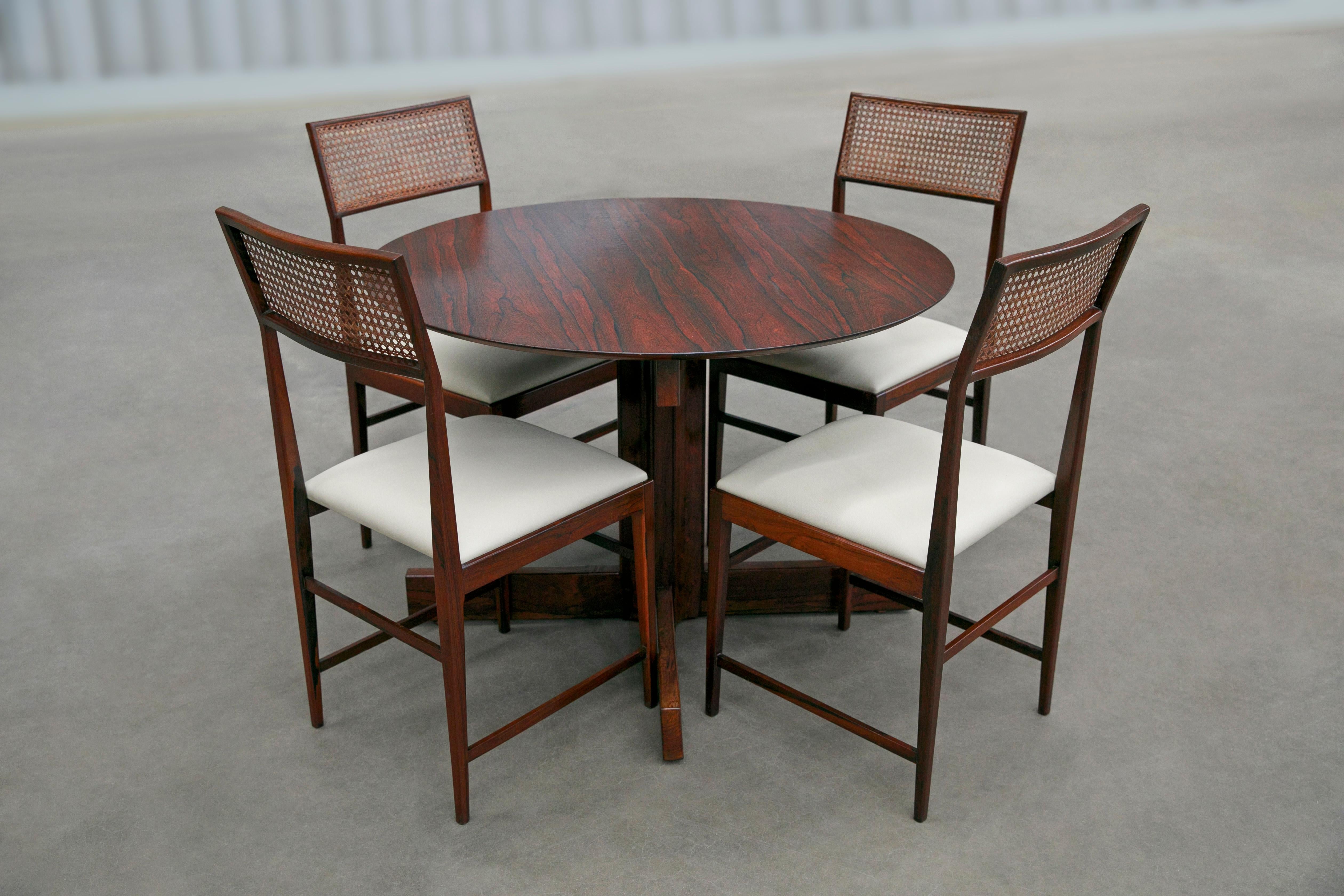 Mid-Century Modern Dining Table in Hardwood by Sergio Rodrigues, 1960, Brazil For Sale 1