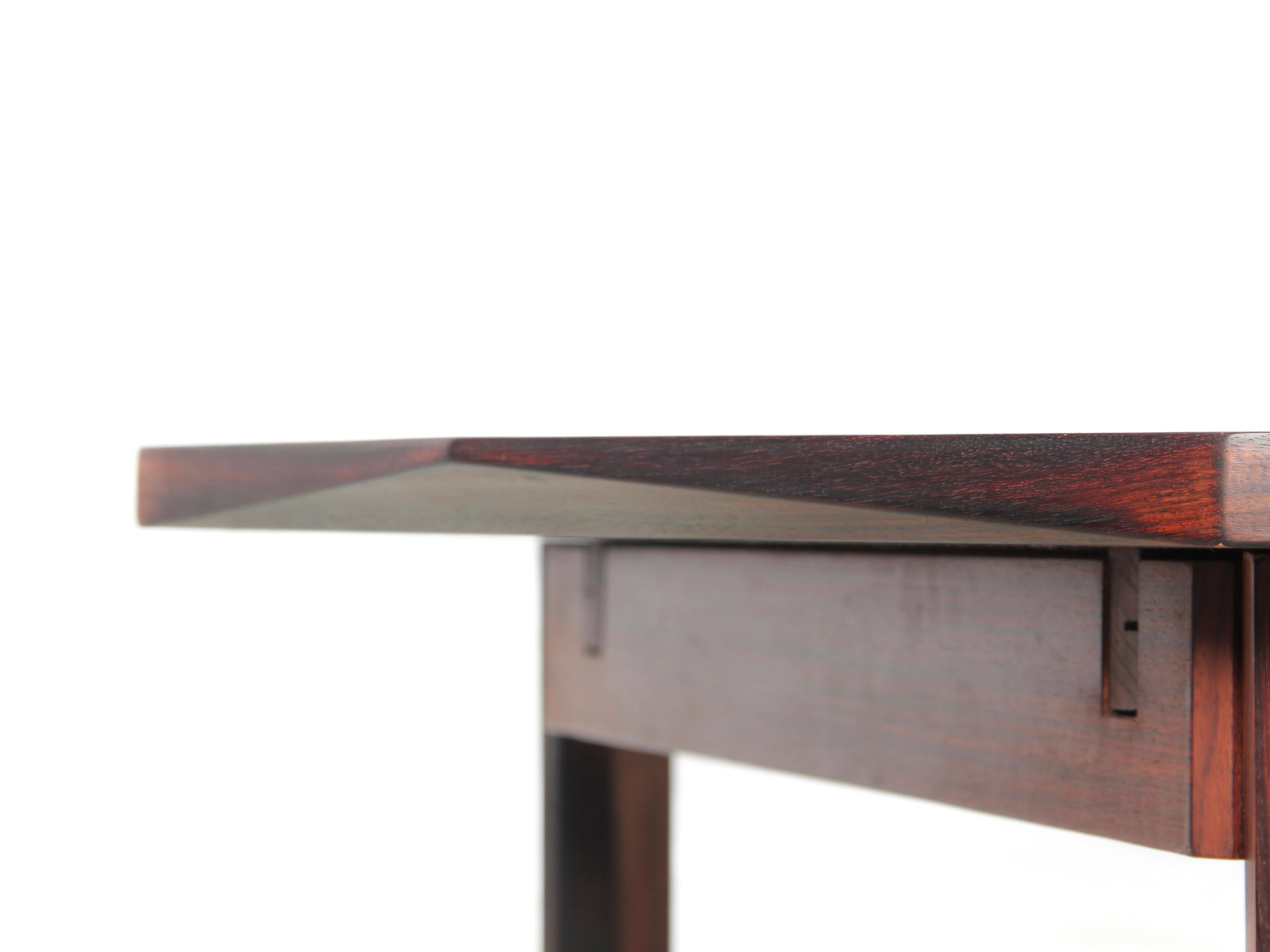 Table de salle à manger en bois de rose The Moderns en vente 2