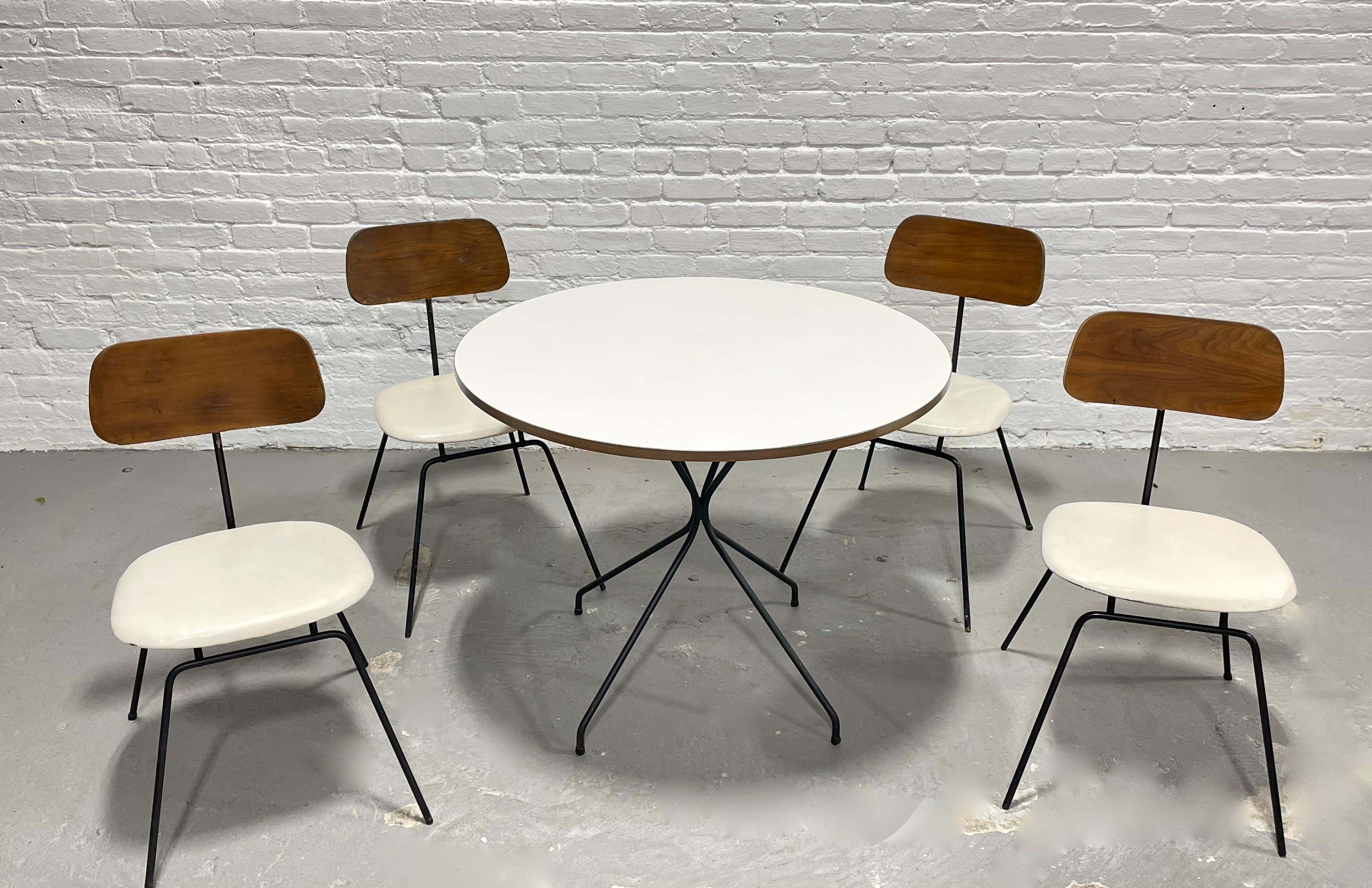 Mid-20th Century Mid Century Modern DINING TABLE styled after Clifford PASCOE, c. 1960's For Sale