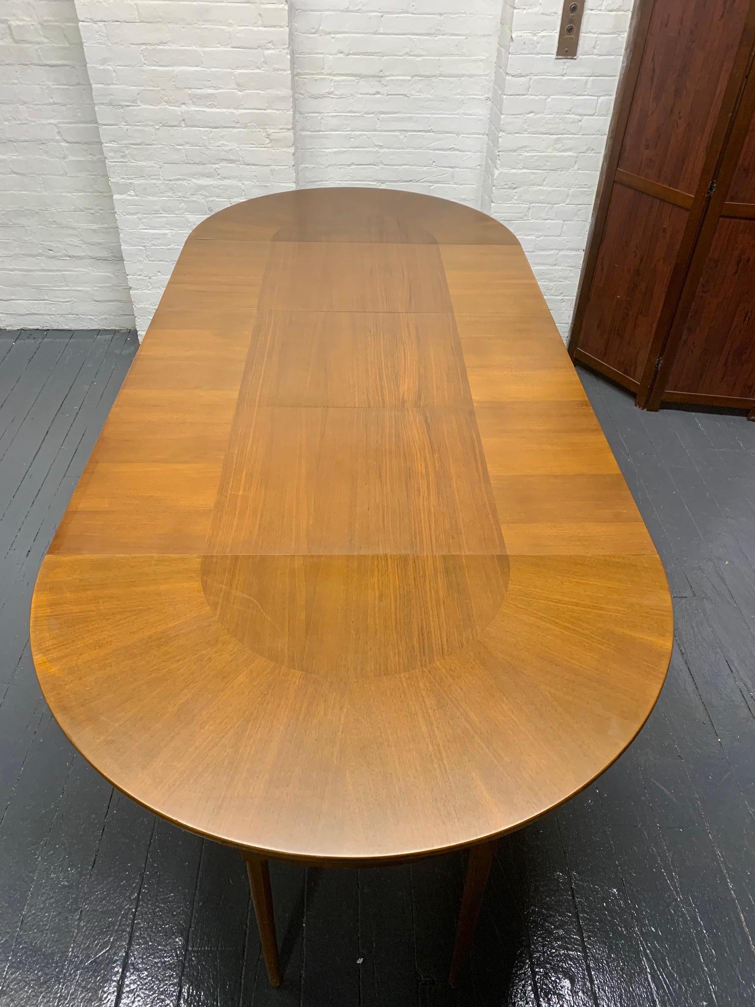 Mid-20th Century Mid-Century Modern Dining Table with Three Extension Leaves