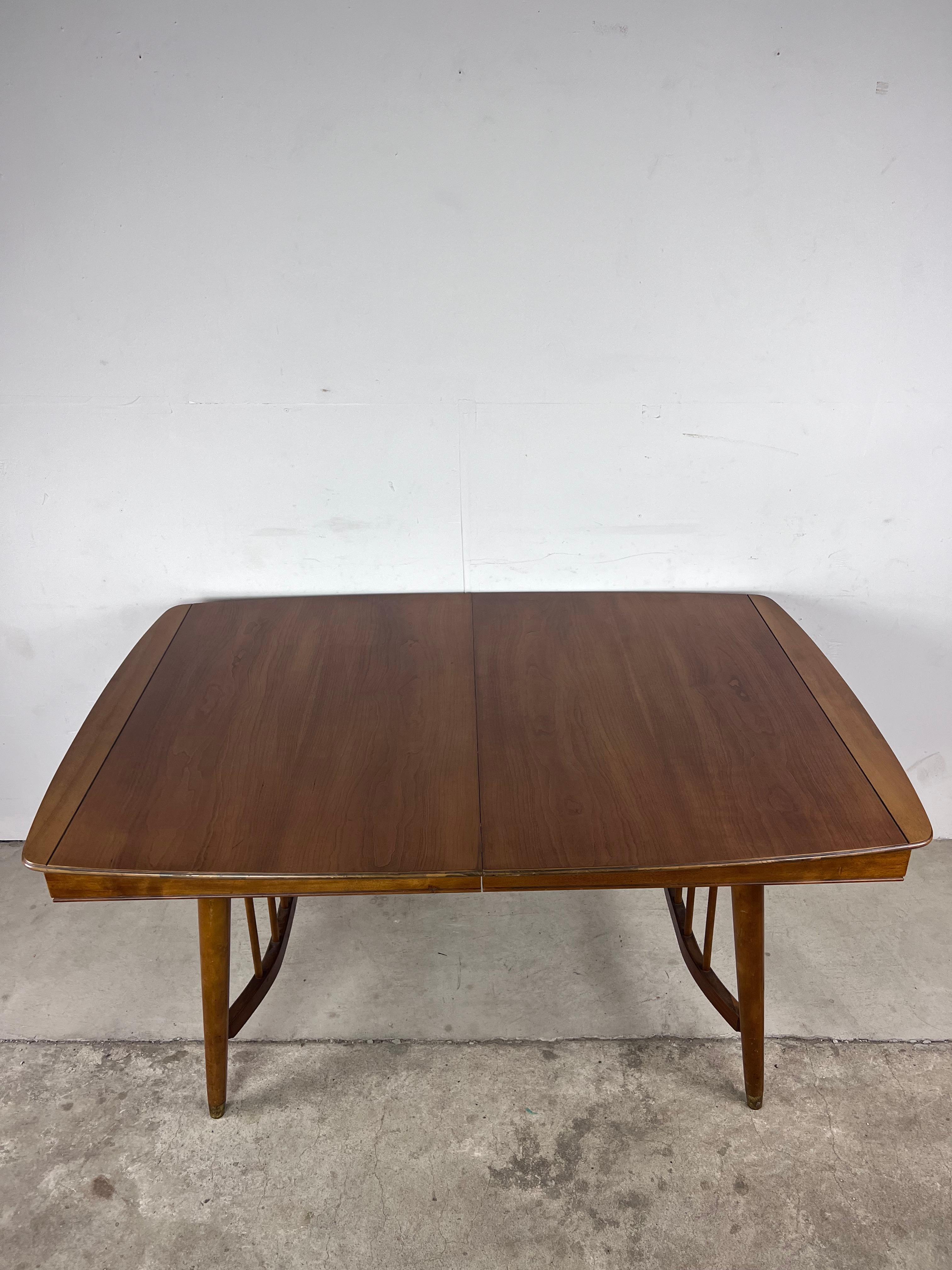 Mid-Century Modern Mid Century Modern Dining Table with Unique Base For Sale