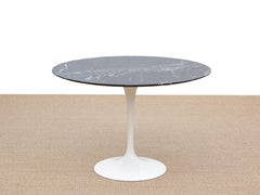 Mid-Century Modern Dining Tulip Table in Markina Marble by Saarinen