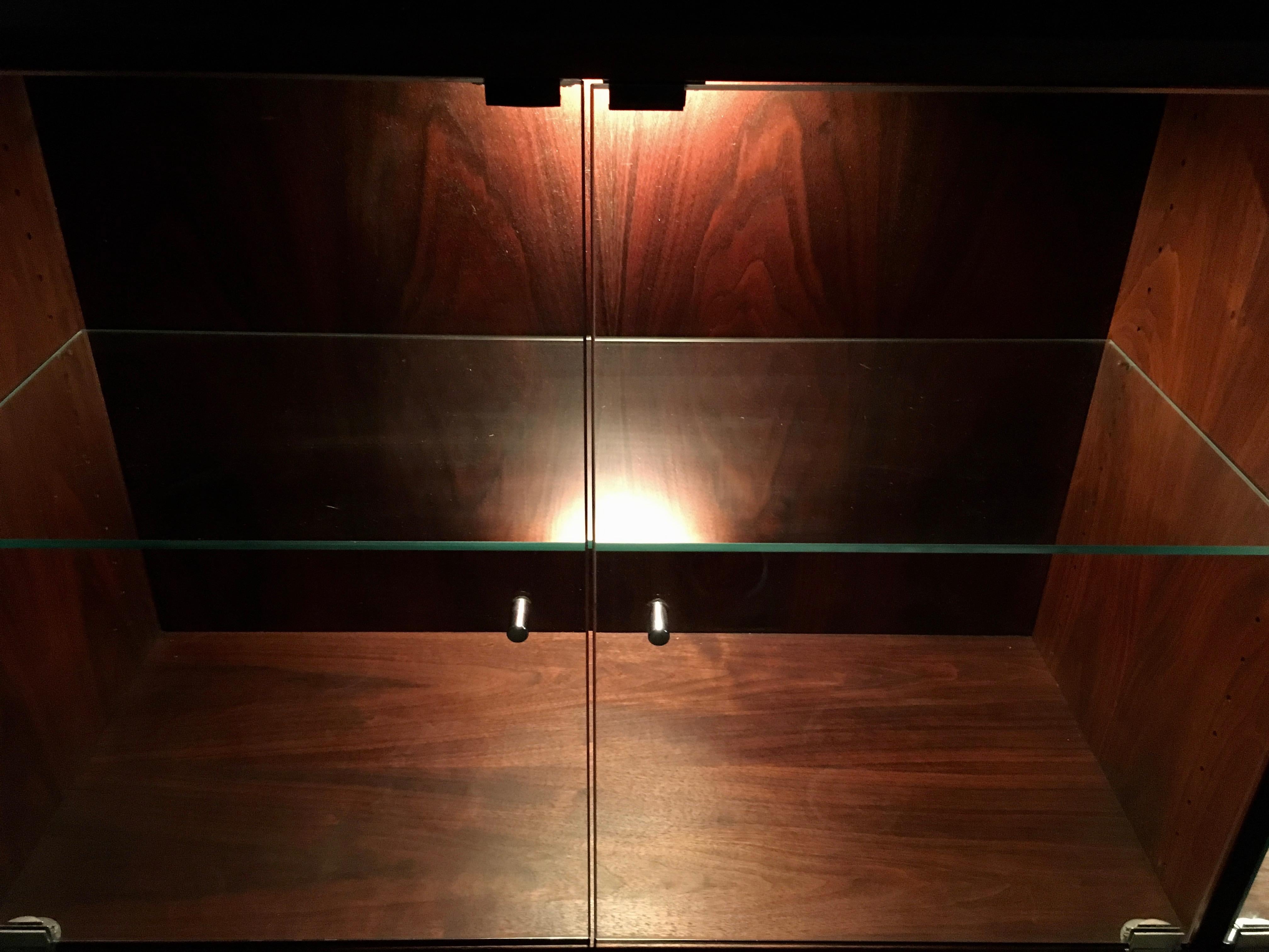 Mid-Century Modern Display Cabinet 9
