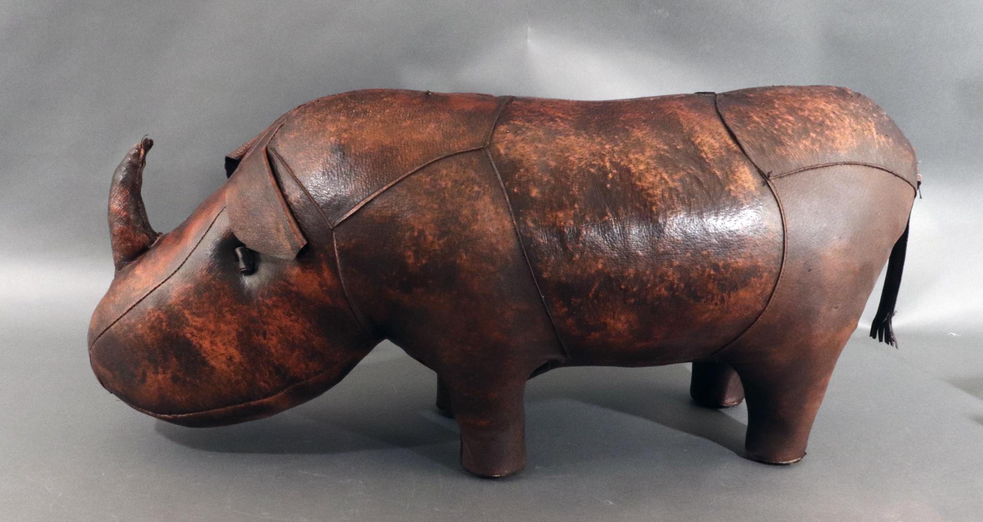 The Moderns en cuir Rhino Footstall Bon état - En vente à Downingtown, PA