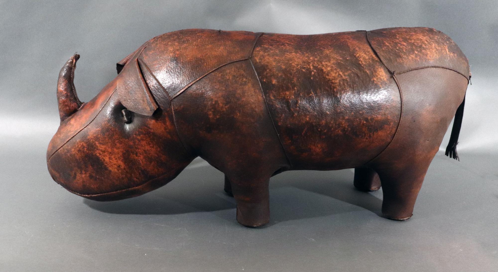 Milieu du XXe siècle The Moderns en cuir Rhino Footstall en vente
