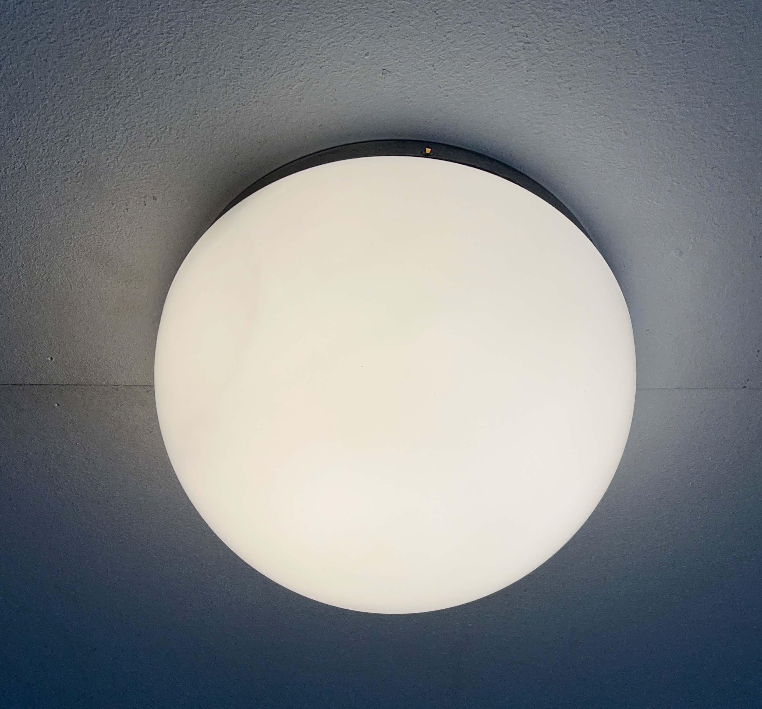 Mid-Century Modern Dome Flush Mount from Finland in the Style of Paavo Tynell in vendita 4
