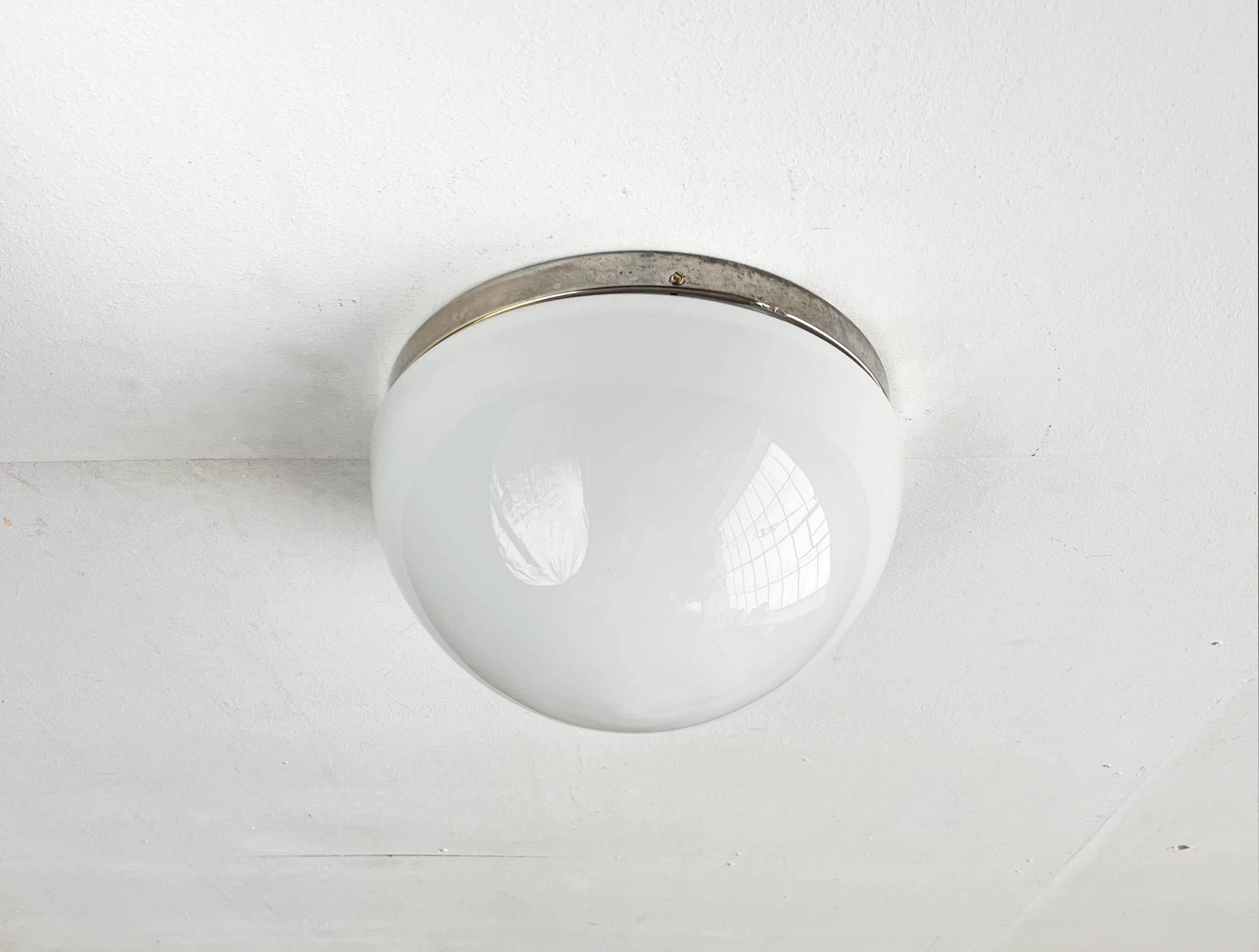 Mid-Century moderno Mid-Century Modern Dome Flush Mount from Finland in the Style of Paavo Tynell in vendita