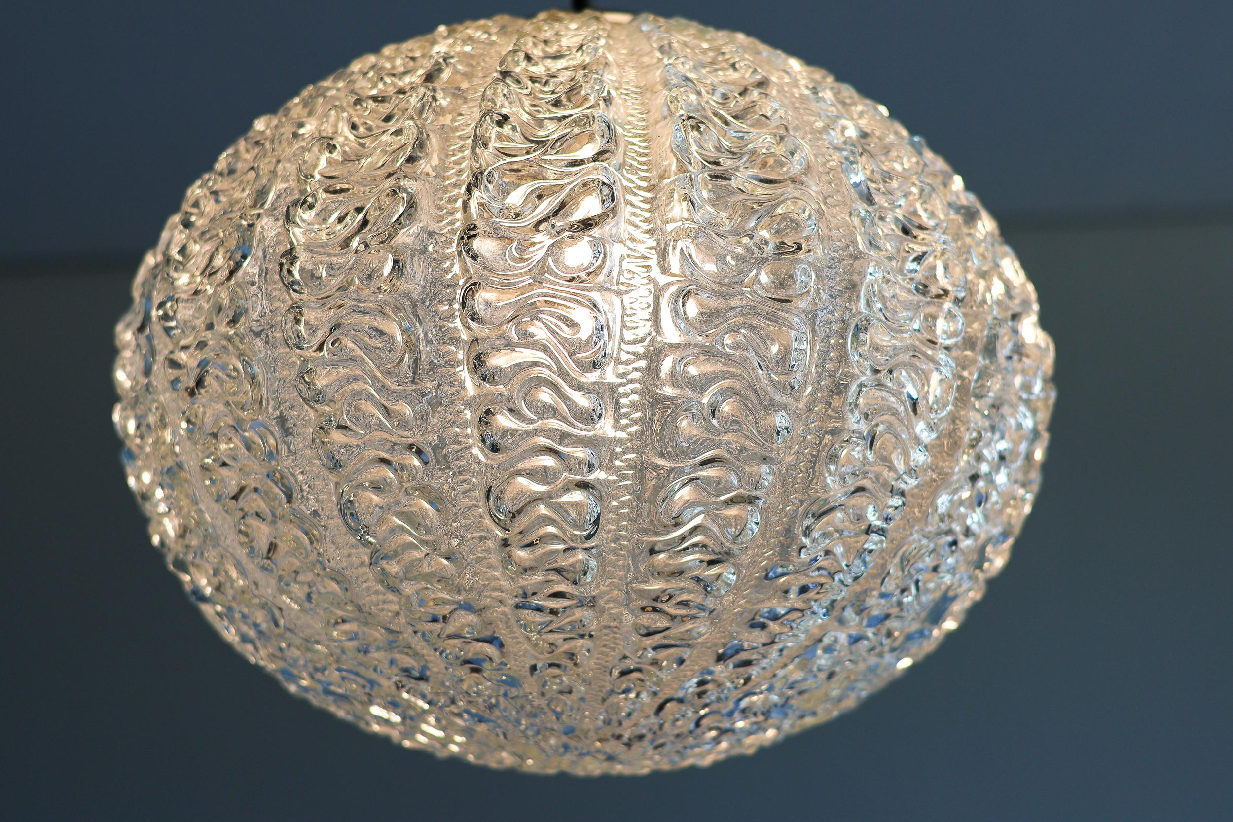 Colgante Doria Globo de Cristal Moderno de Mitad de Siglo mediados del siglo XX en venta